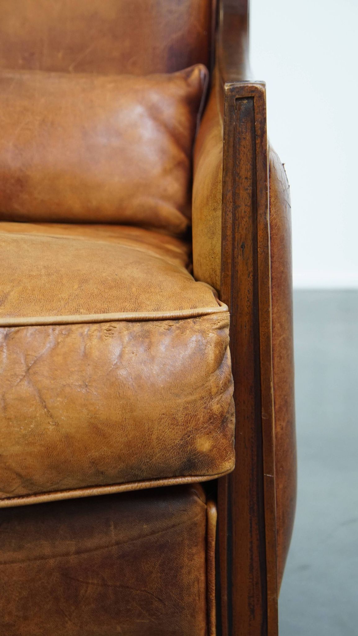 Cognac-Colored Sheepskin Leather Art Deco Design Chair Combined with Wood