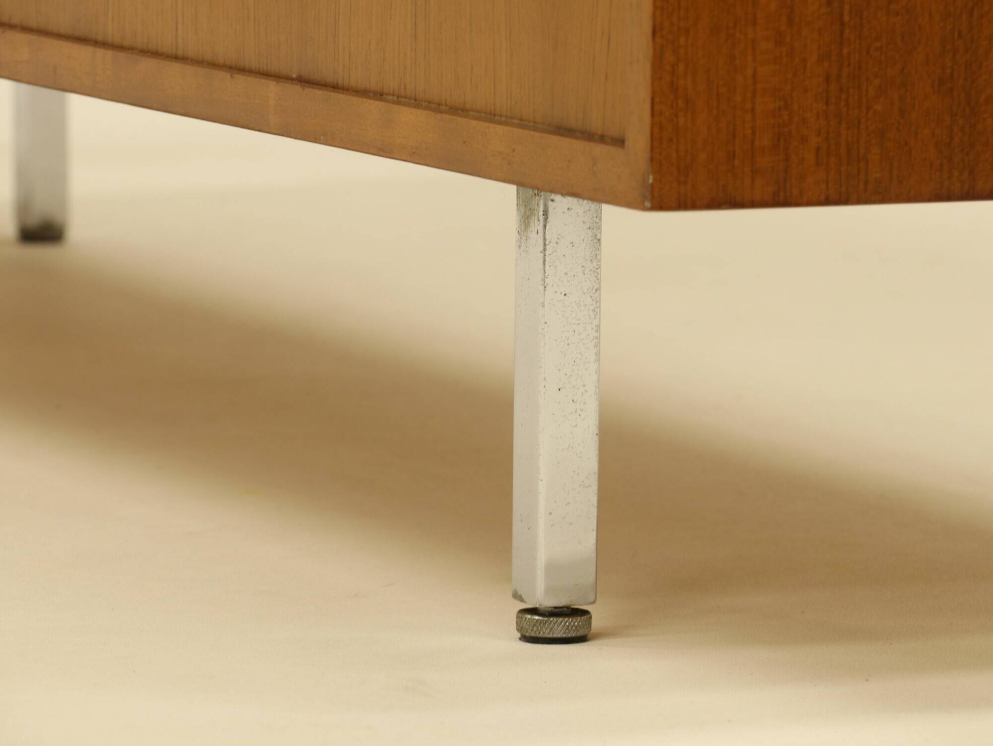 Buffet de style Mid-Century signé Florence Knoll pour Knoll International