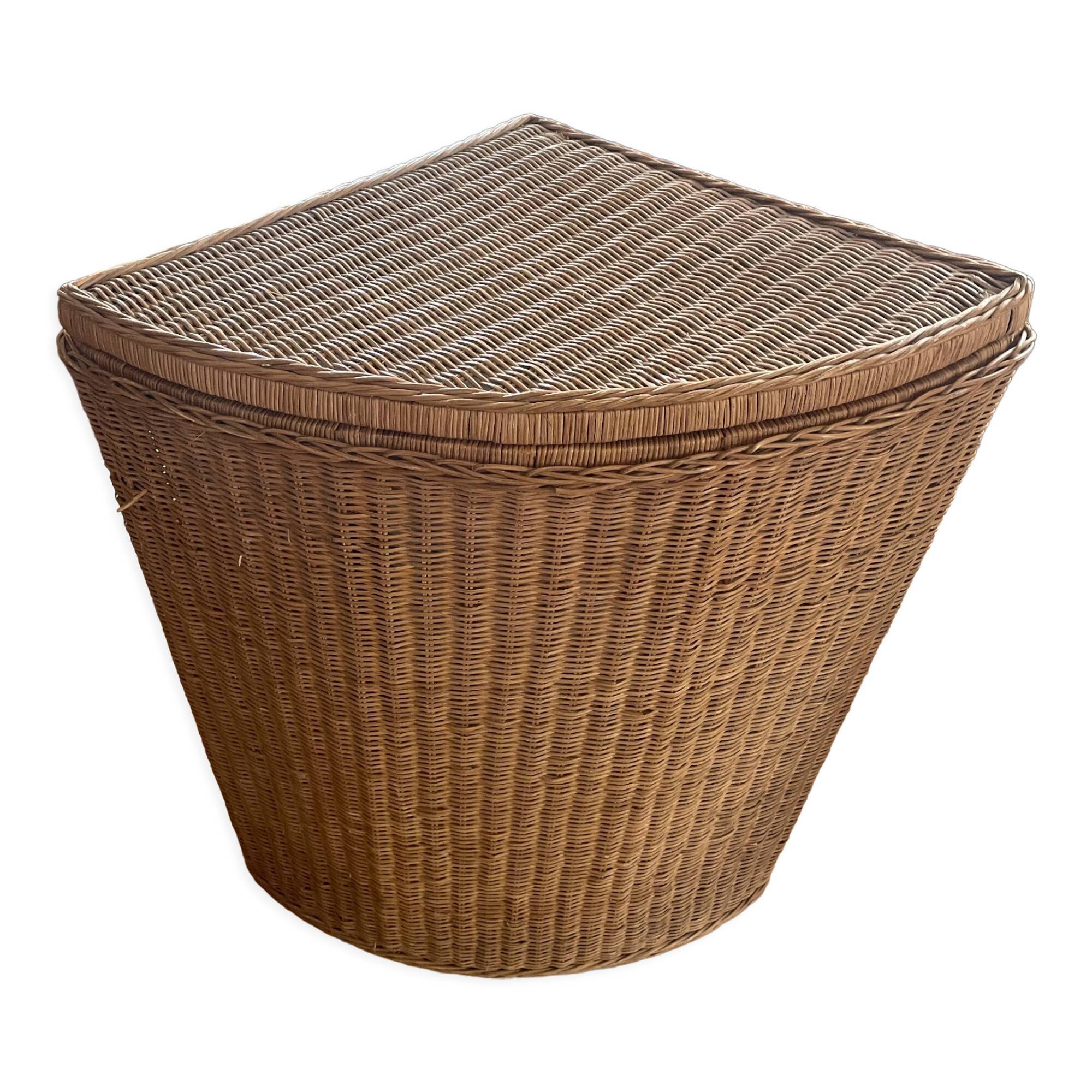 Corner laundry basket