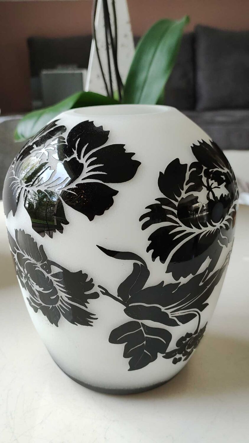Asian-inspired opaline glass vase, with black floral motifs inclusions