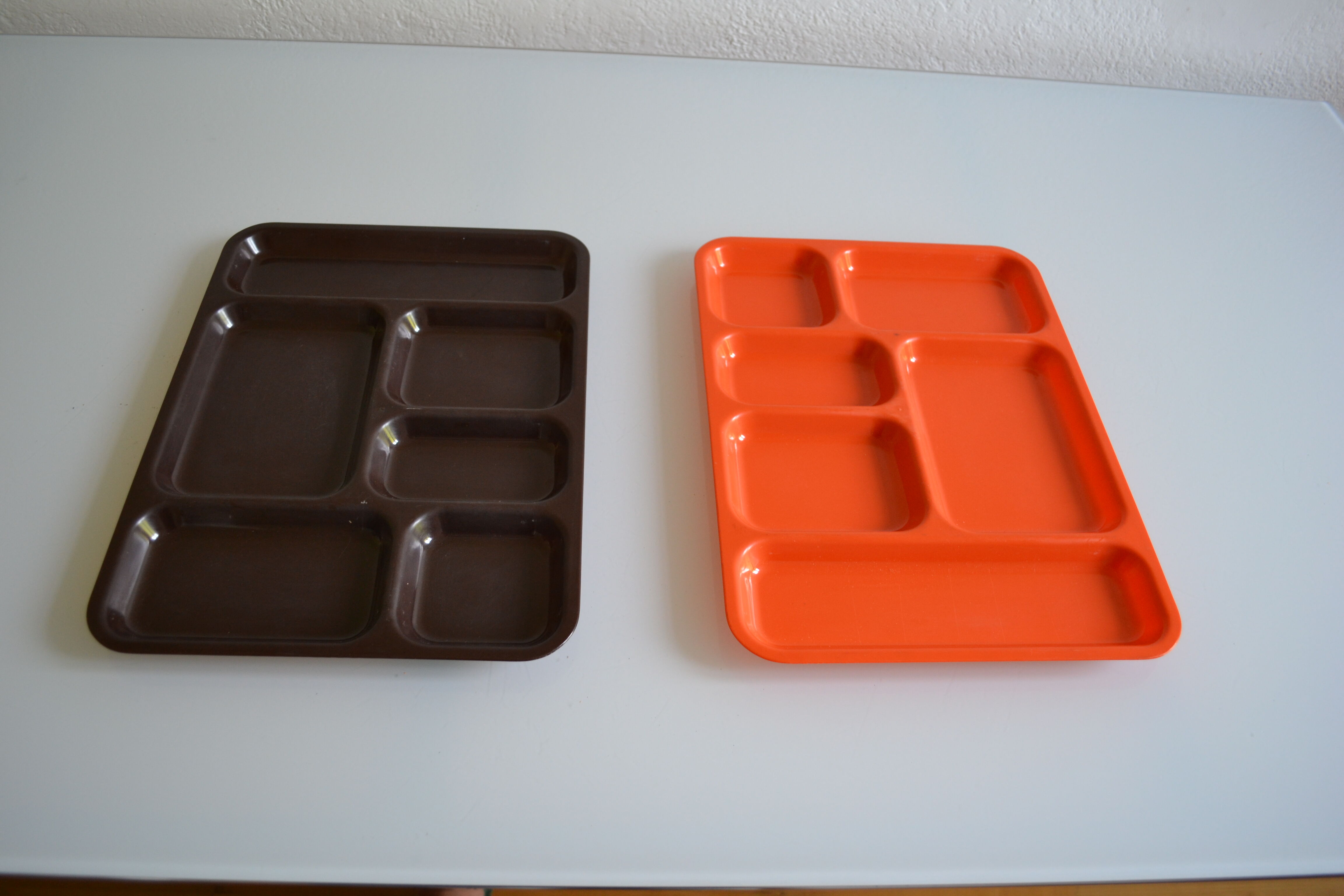 Set of 2 vintage 70's meal trays