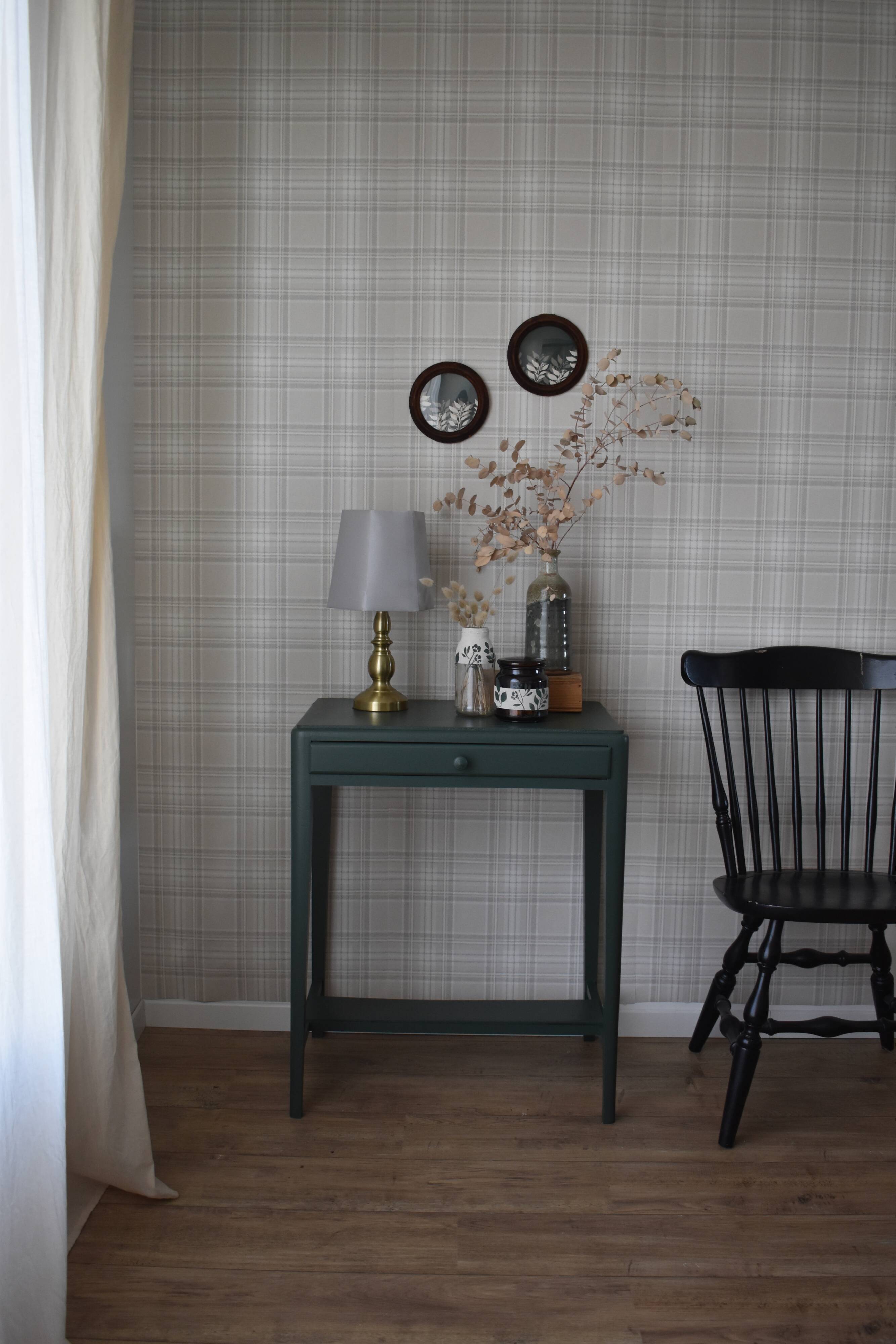 Sequoia green entrance console