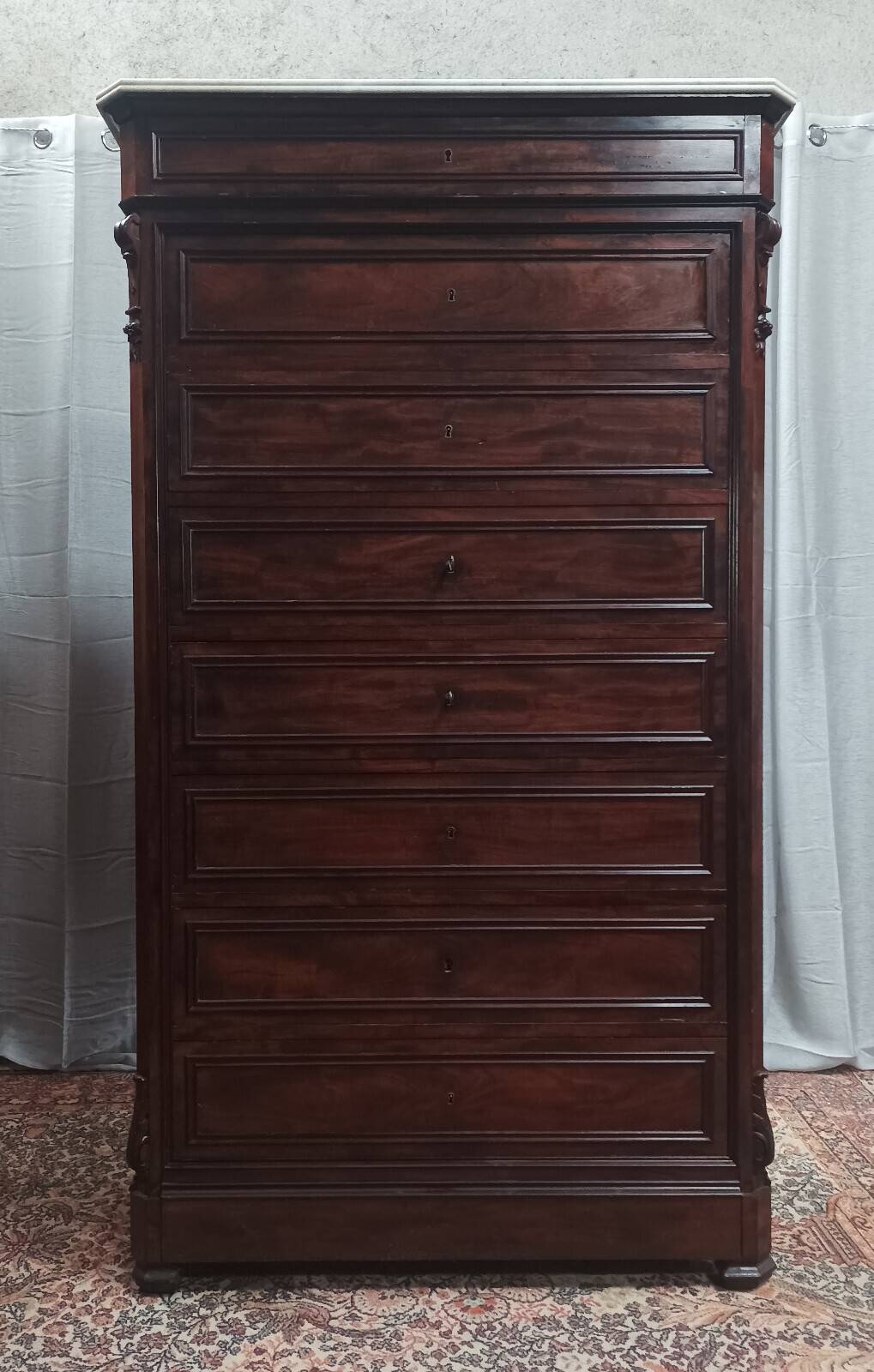 Large mahogany chest of drawers with 8 drawers from the Napoleonic III period.