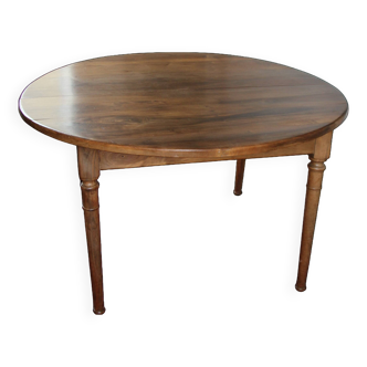 Antique extendable table