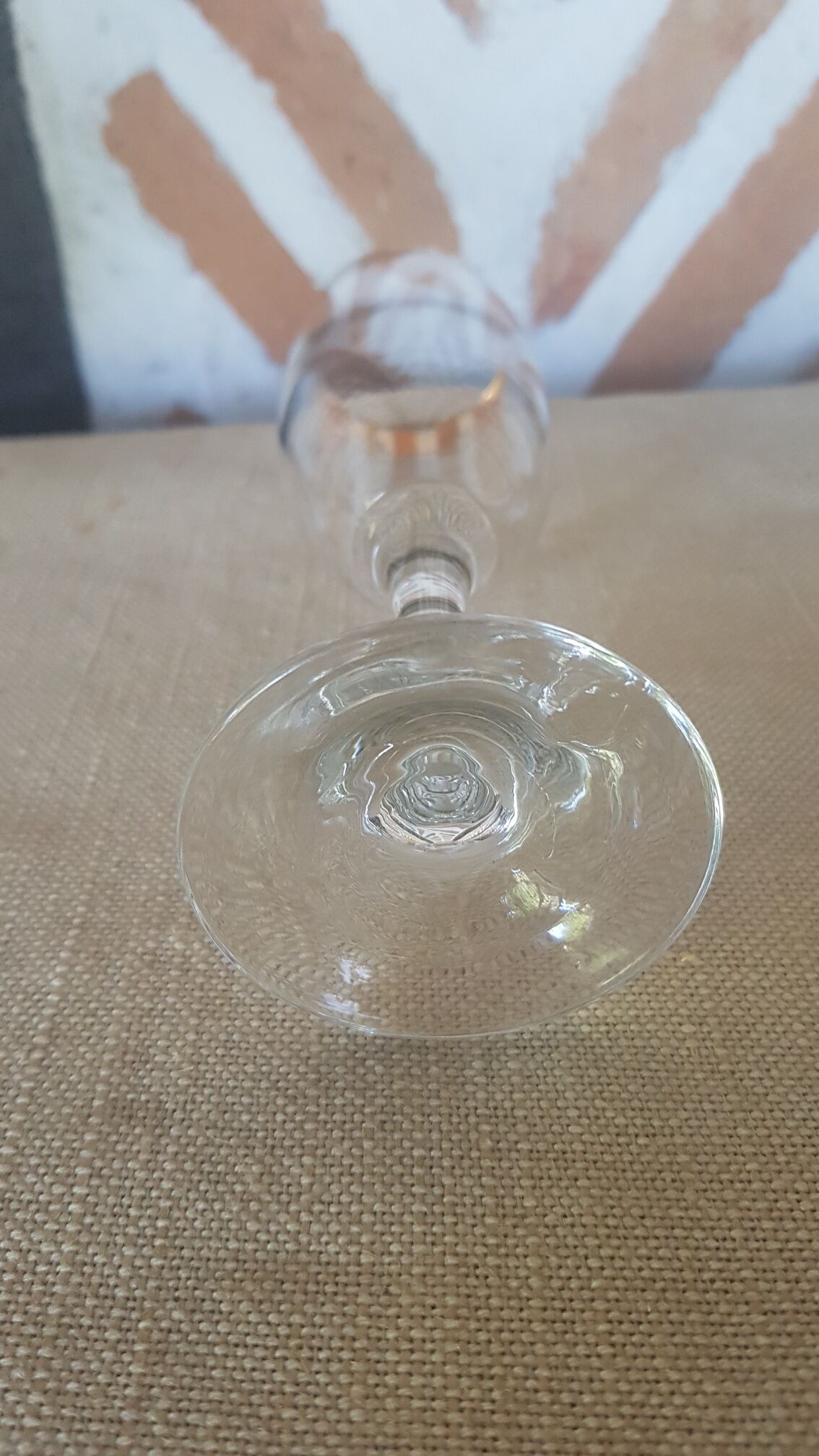 Set of 4 champagne flutes gold border