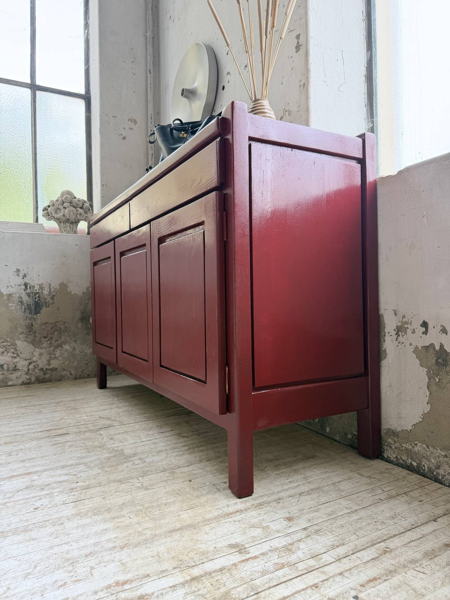 Red lacquered enfilade 1970 160cm