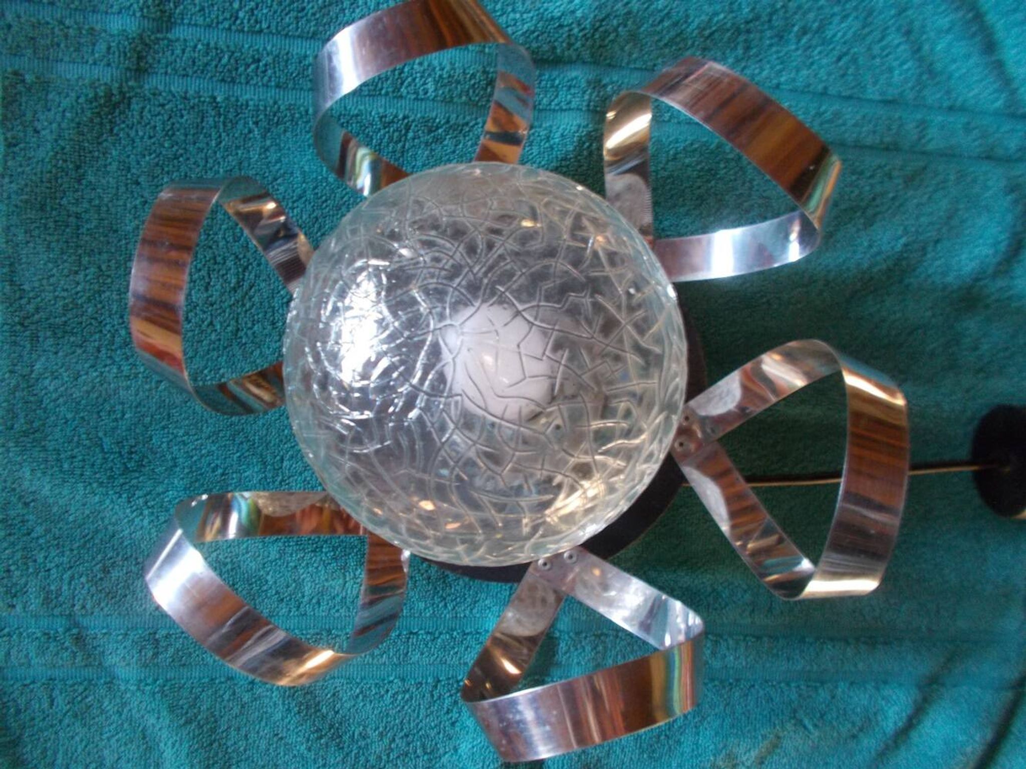 Suspension verre et métal chromé année 70