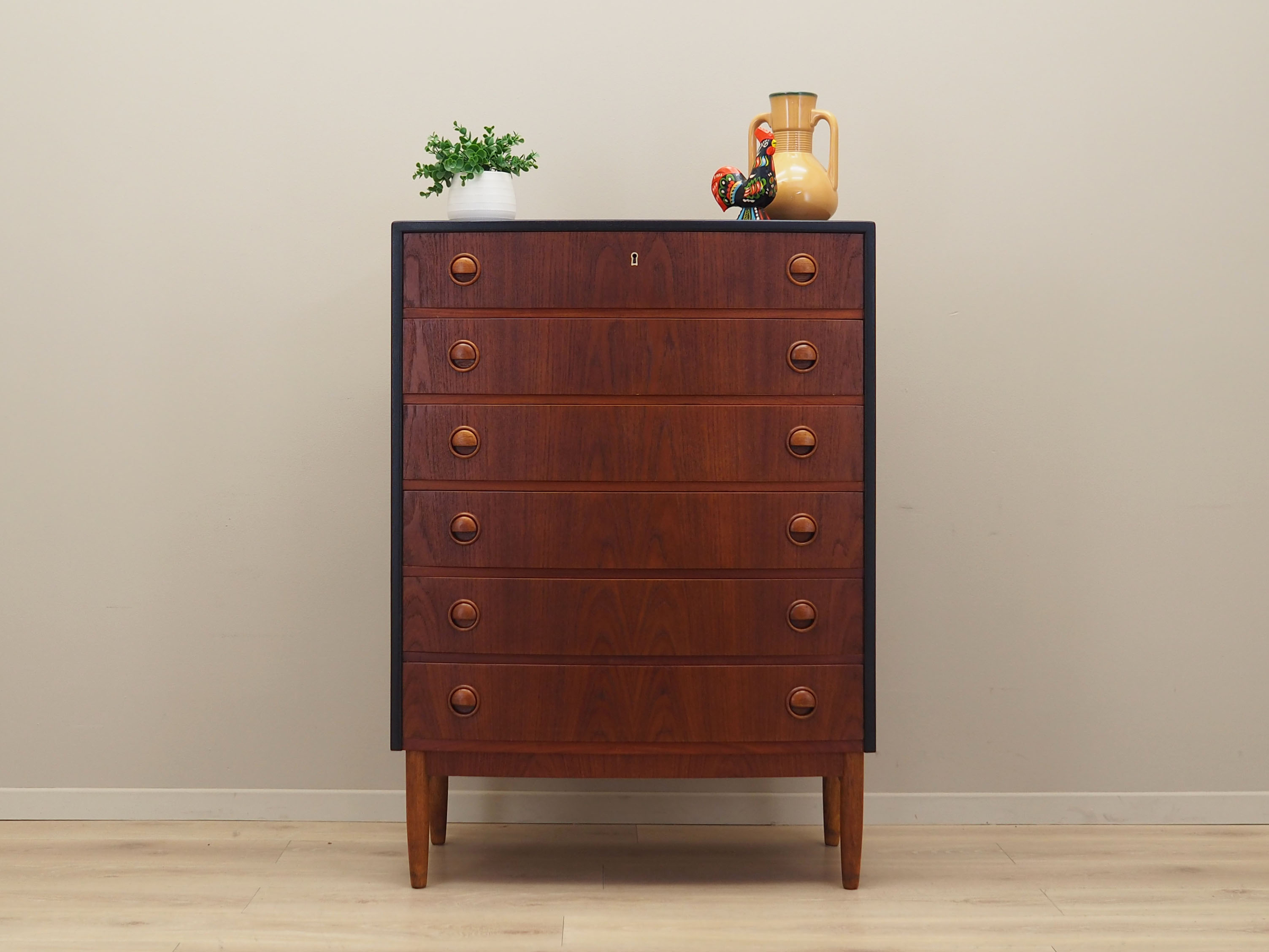 Commode en teck par Kai Kristiansen, fabricant Feldballes Møbelfabrik 1960