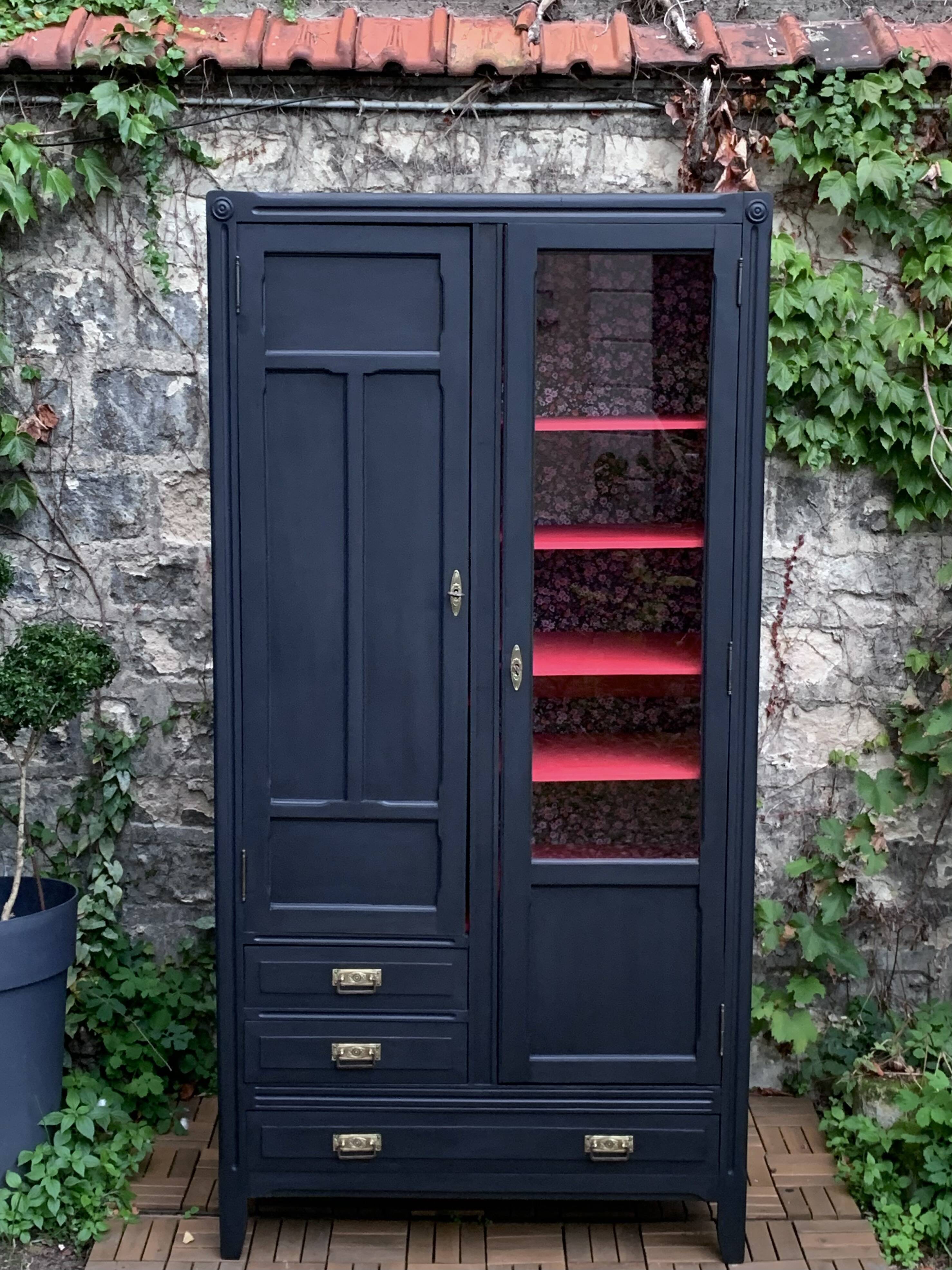 Parisian glazed hotel wardrobe 1930
