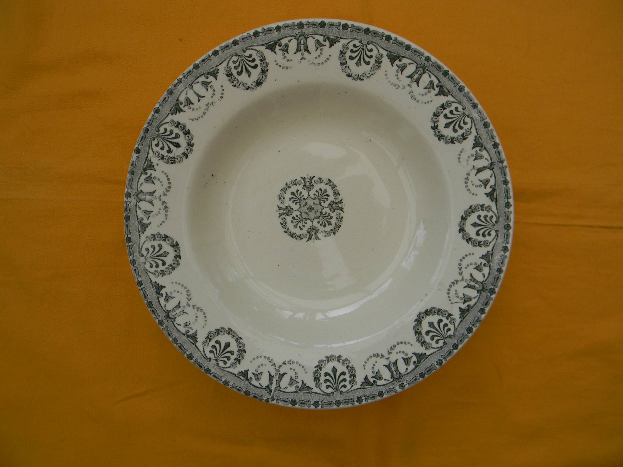 Set of 6 deep earthenware plates from CHOISY LE ROI Boulenger. IENA model.