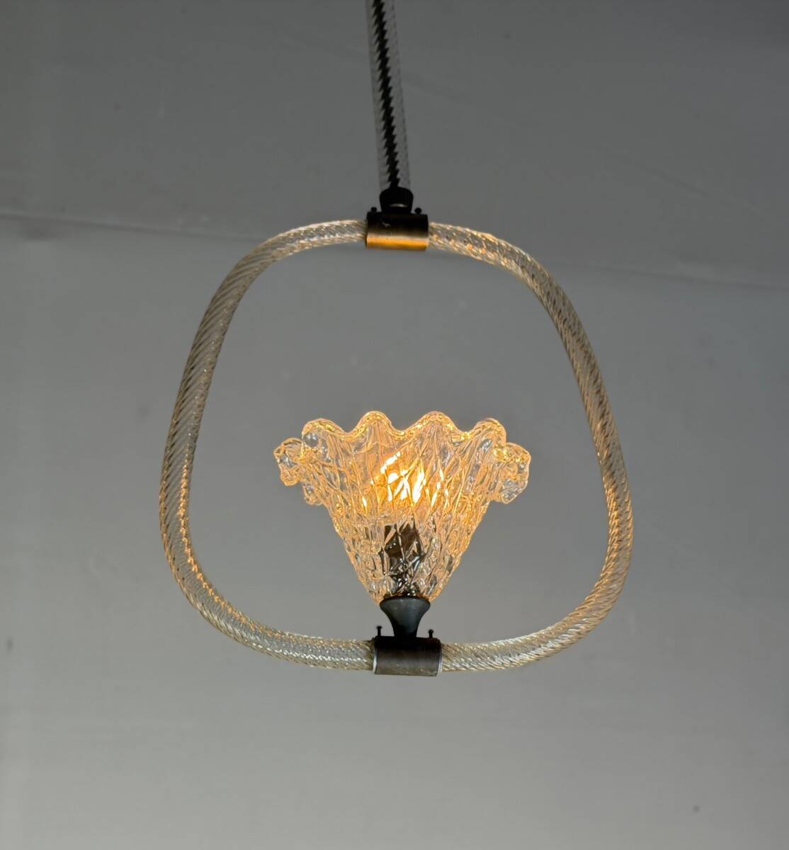 Venetian glass chandelier from Murano and brass, circa 1950.