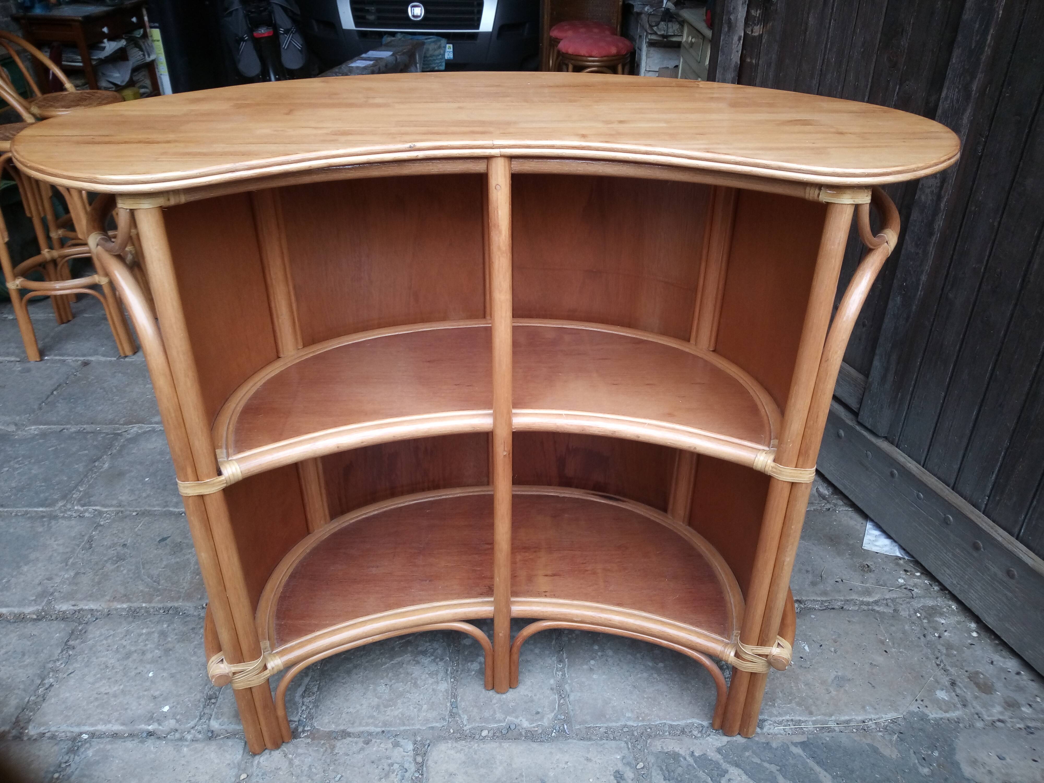 Rattan bar with two stools