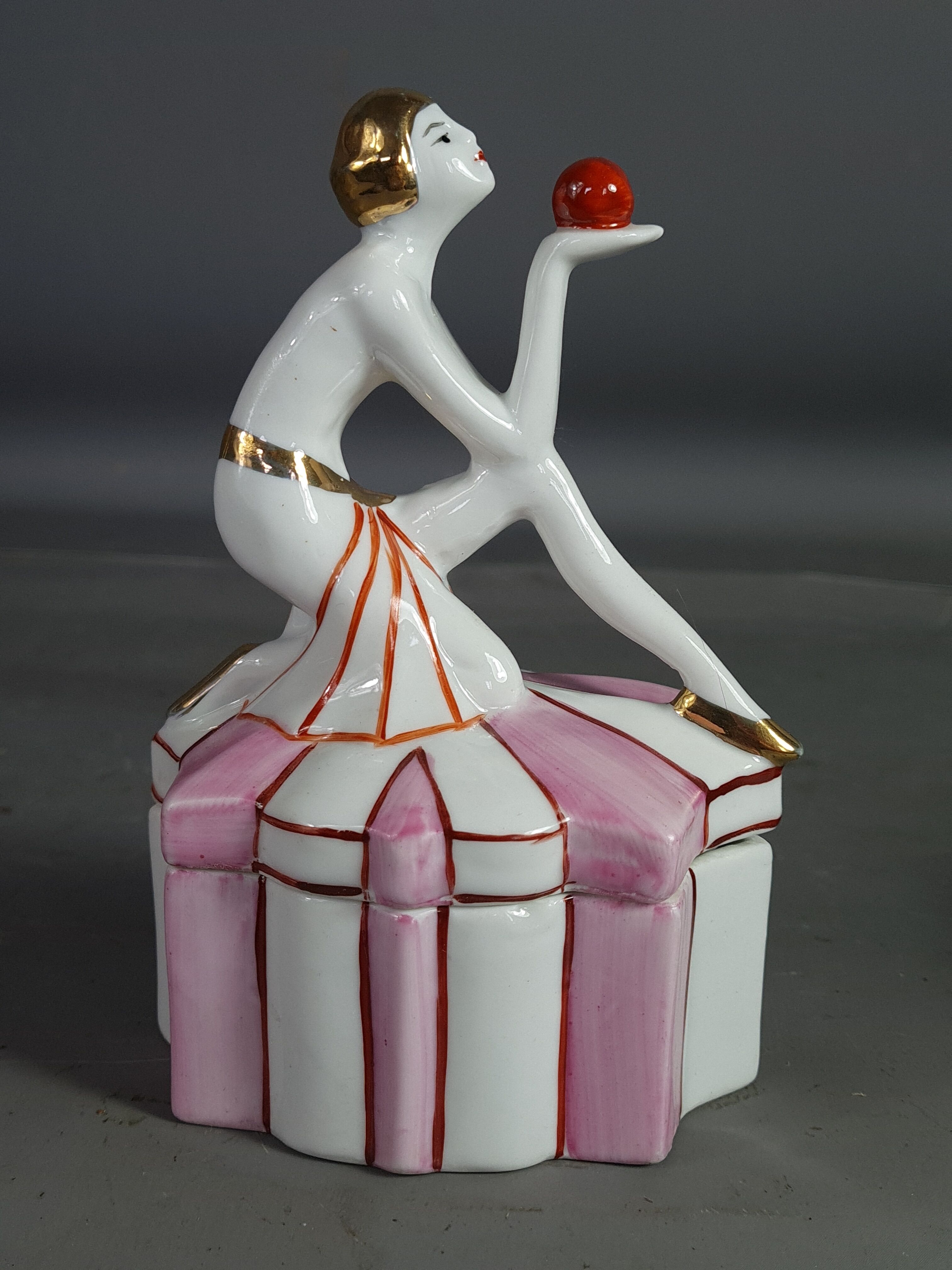 Box or candy porcelain Art Deco style