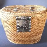 Old Chinese travel tea basket