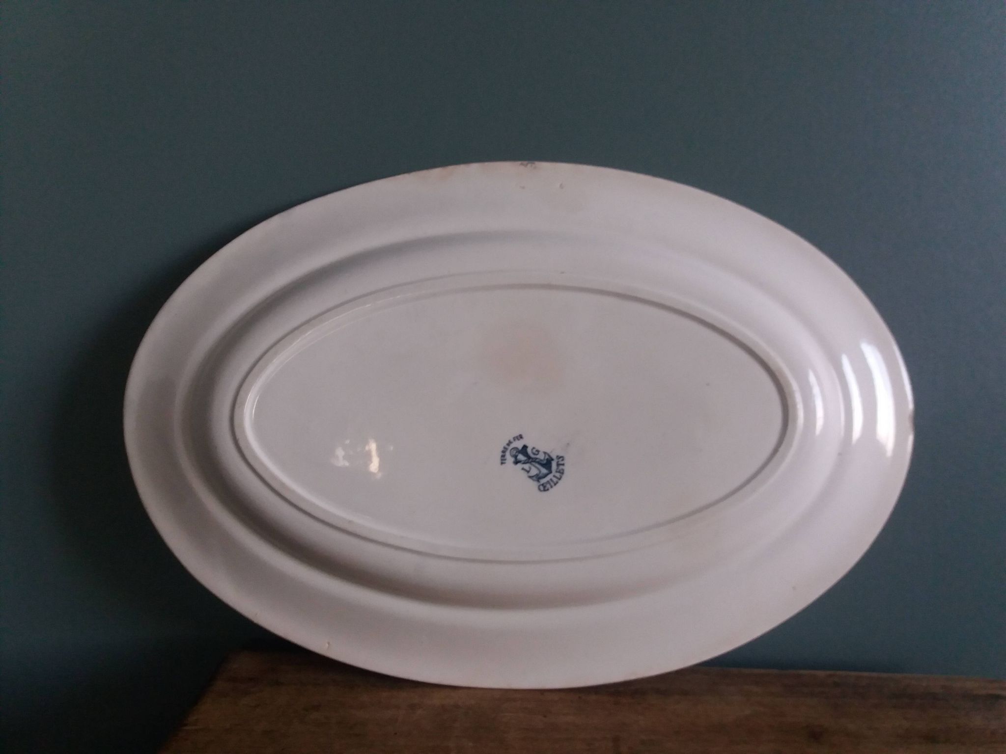 Plat ovale terre de fer, Clairefontaine, décor œillet