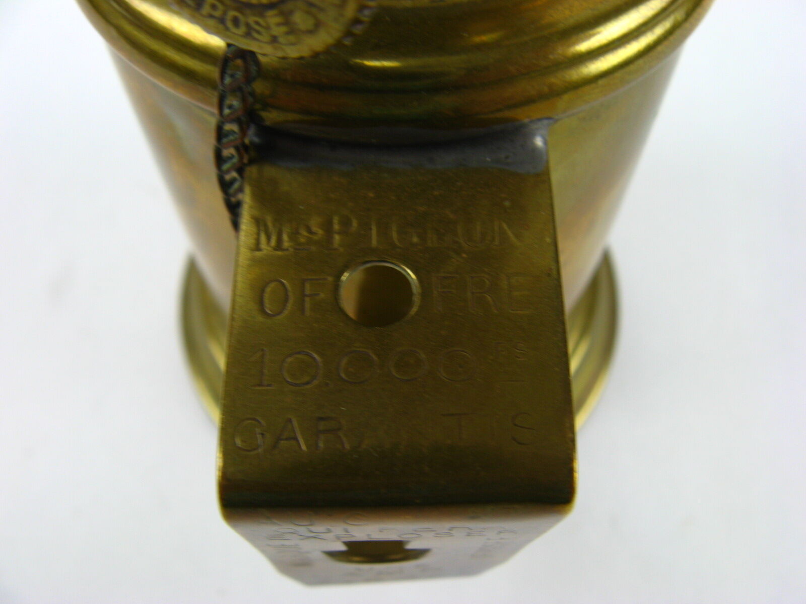 Kerosene pigeon lamp