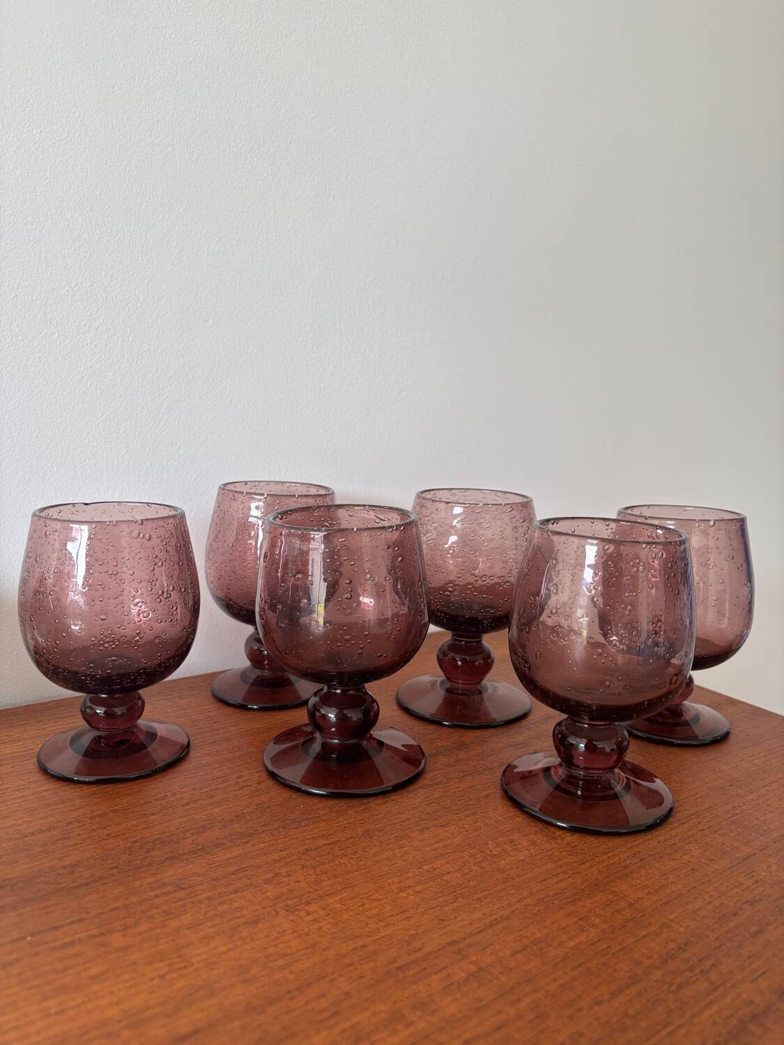 Set of 6 purple bubble glass glasses signed Biot – mouth-blown