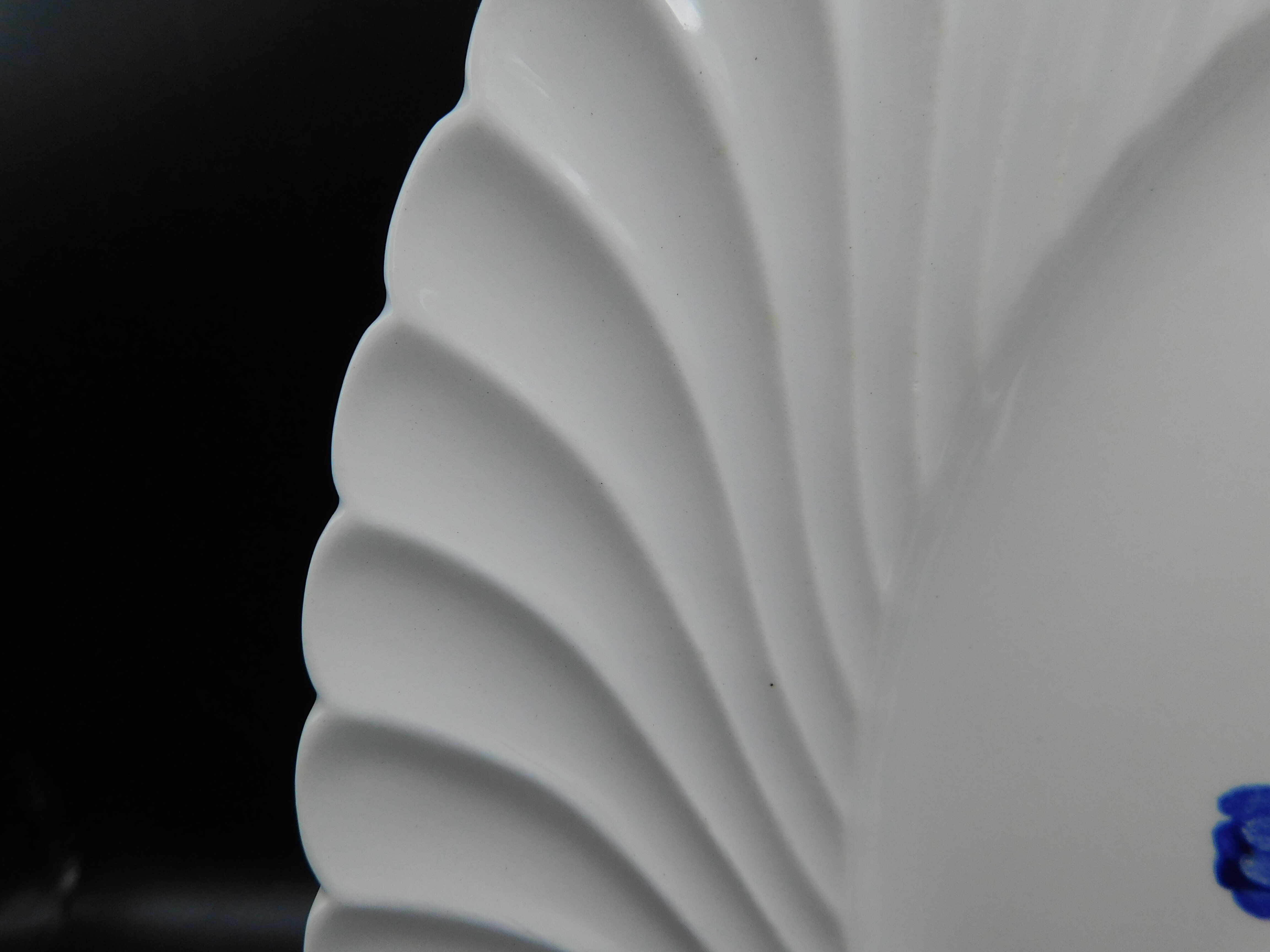 Cake dish KG Lunéville with blue flowers