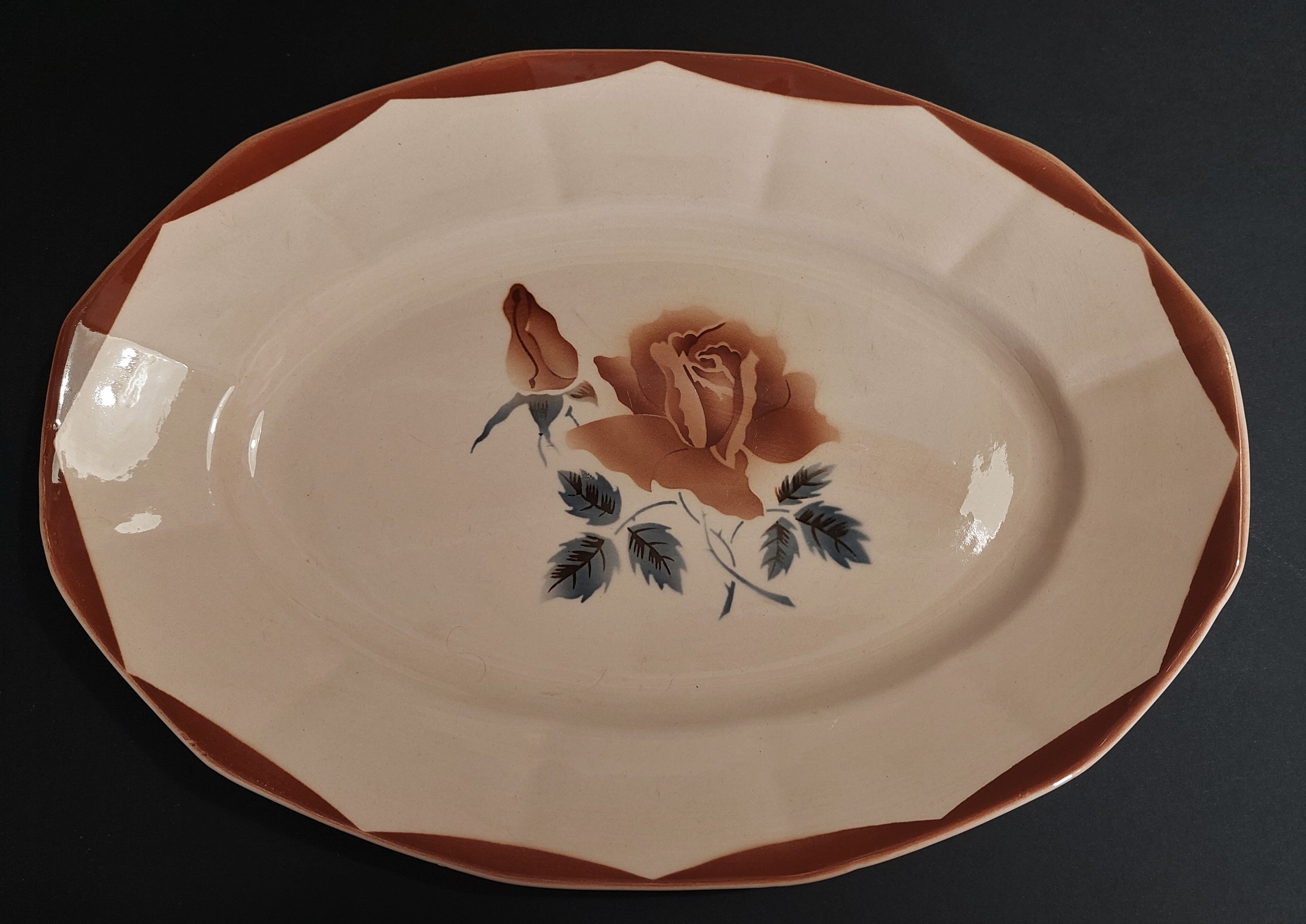 Oval dish Digoin Sarreguemines early twentieth century