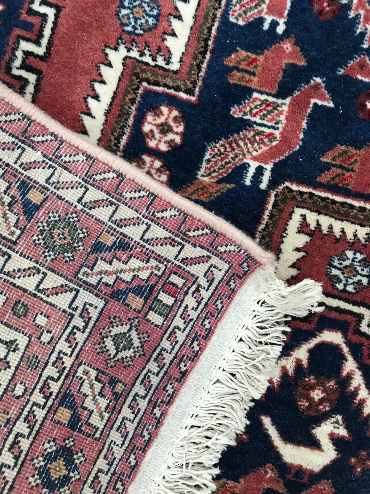 Carpet vintage Persian Afshar done hand 143 X 187 CM