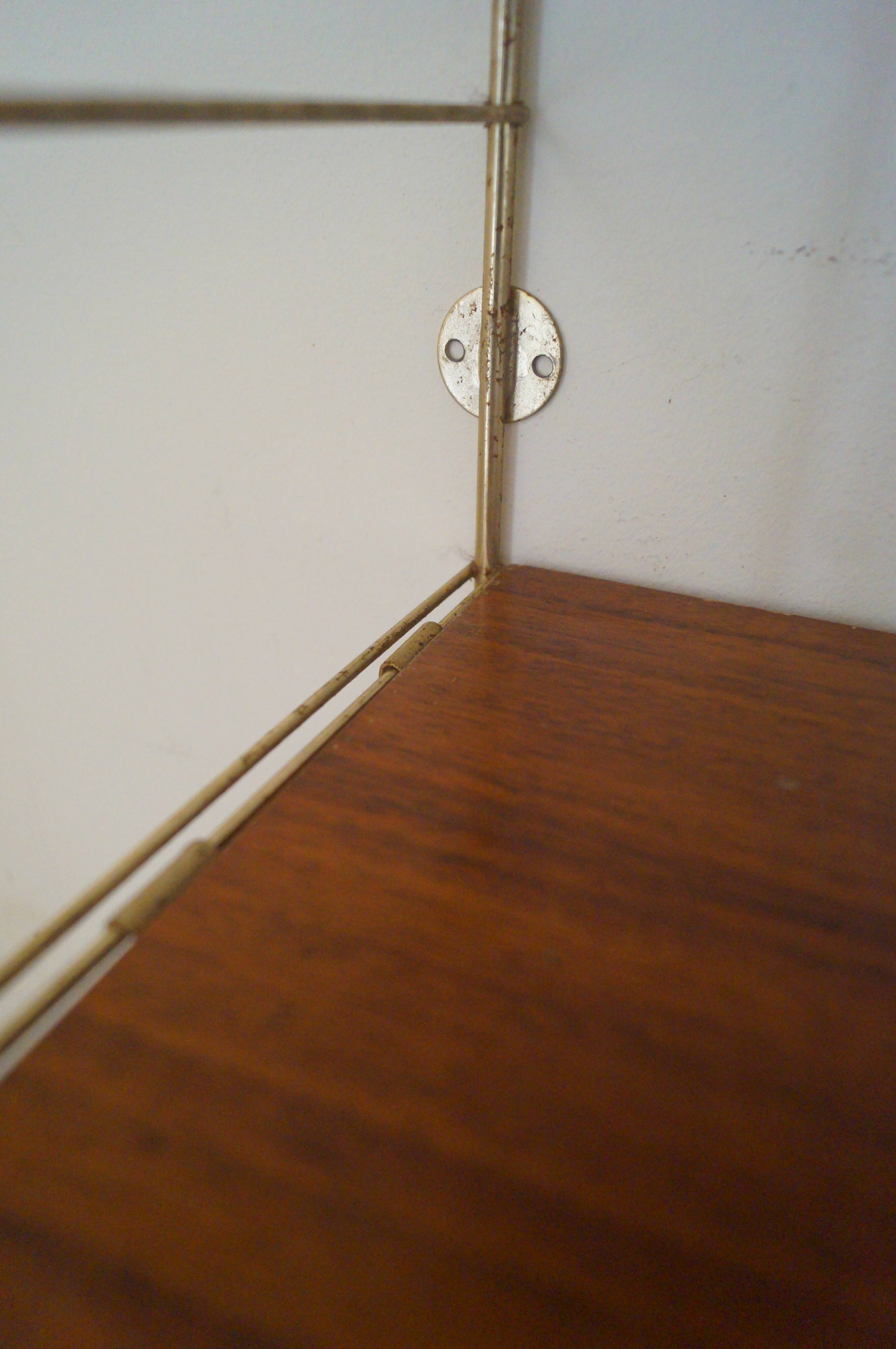 Wall shelf string 1960