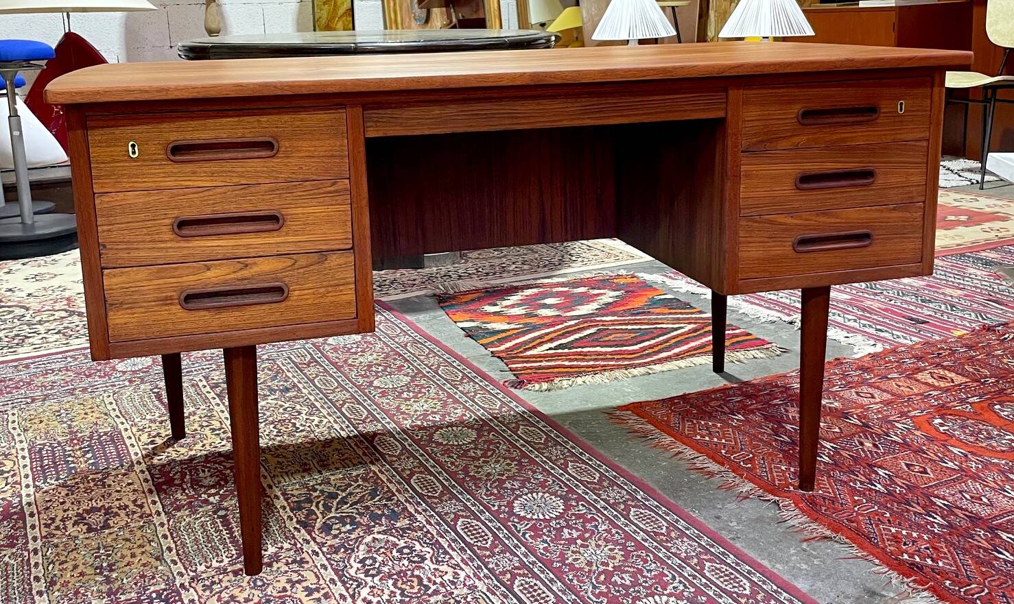 Vintage double-sided desk in teak, Scandinavian design from the 1960s.