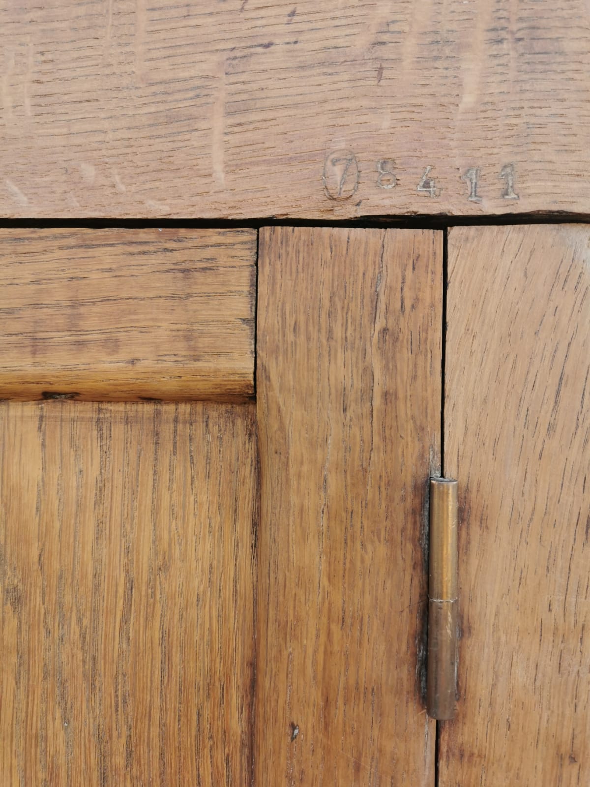 Parisian oak cabinet