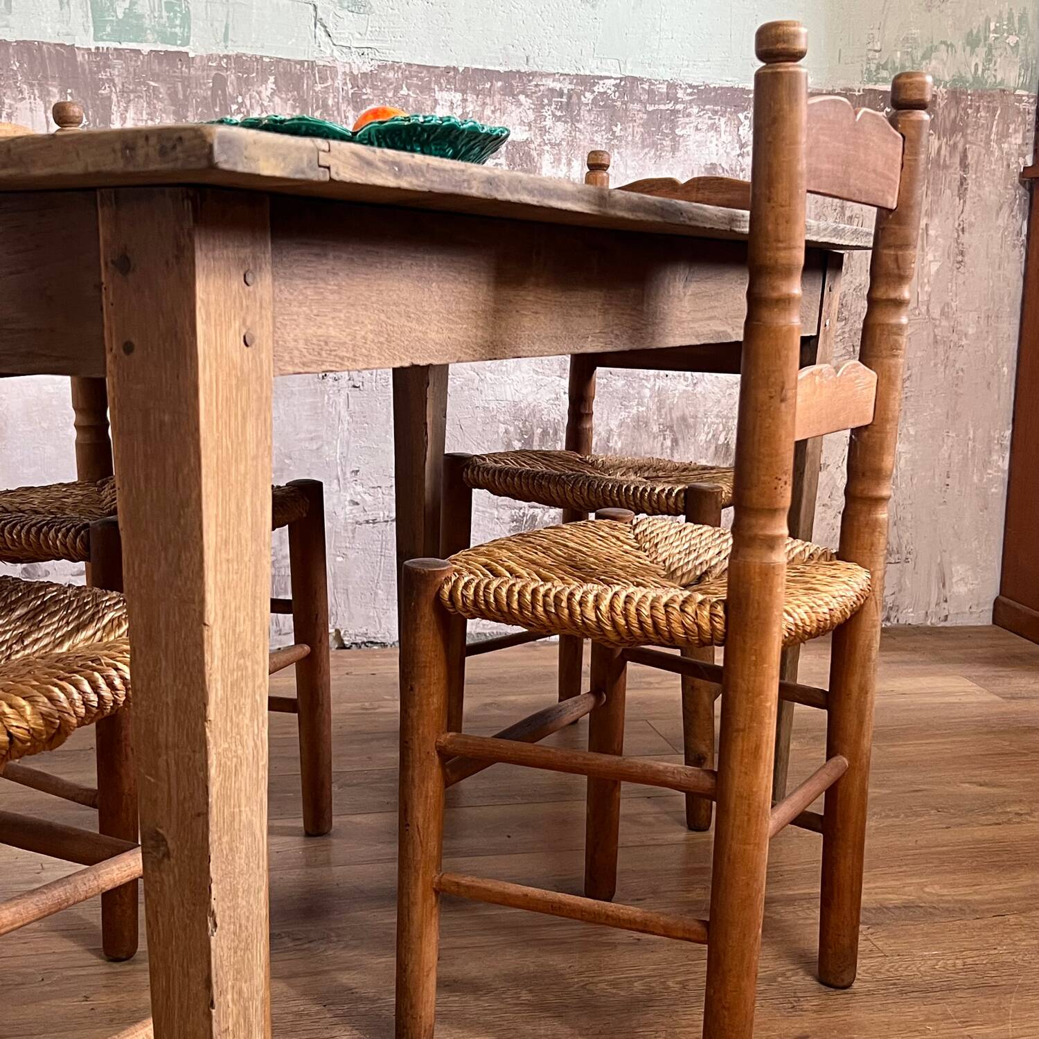 4 Folk Art chairs in wood and straw