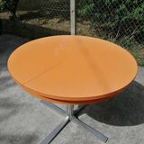 Formica roundtable