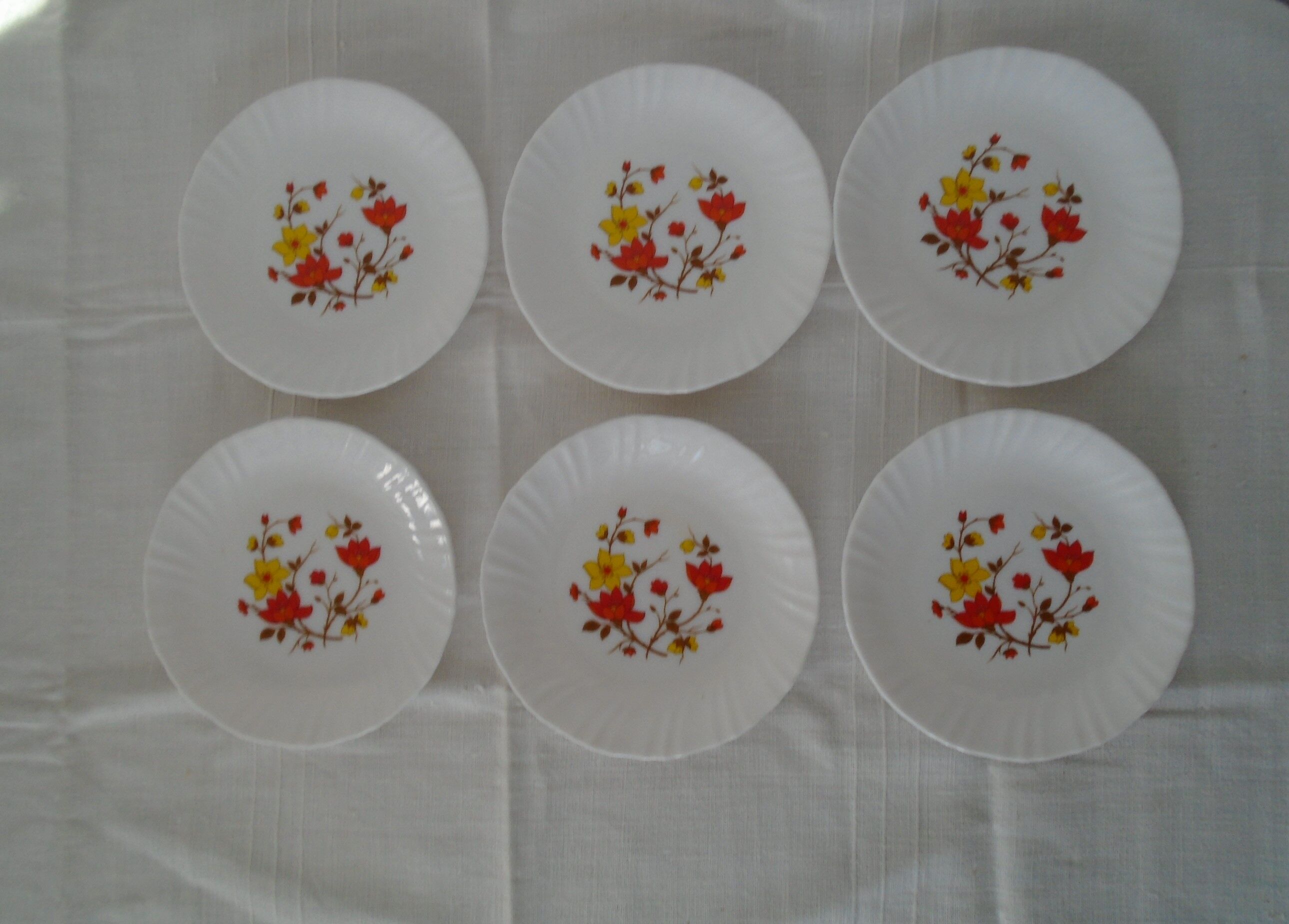 6 plates orange flowers - yellow Arcopal France Vintage