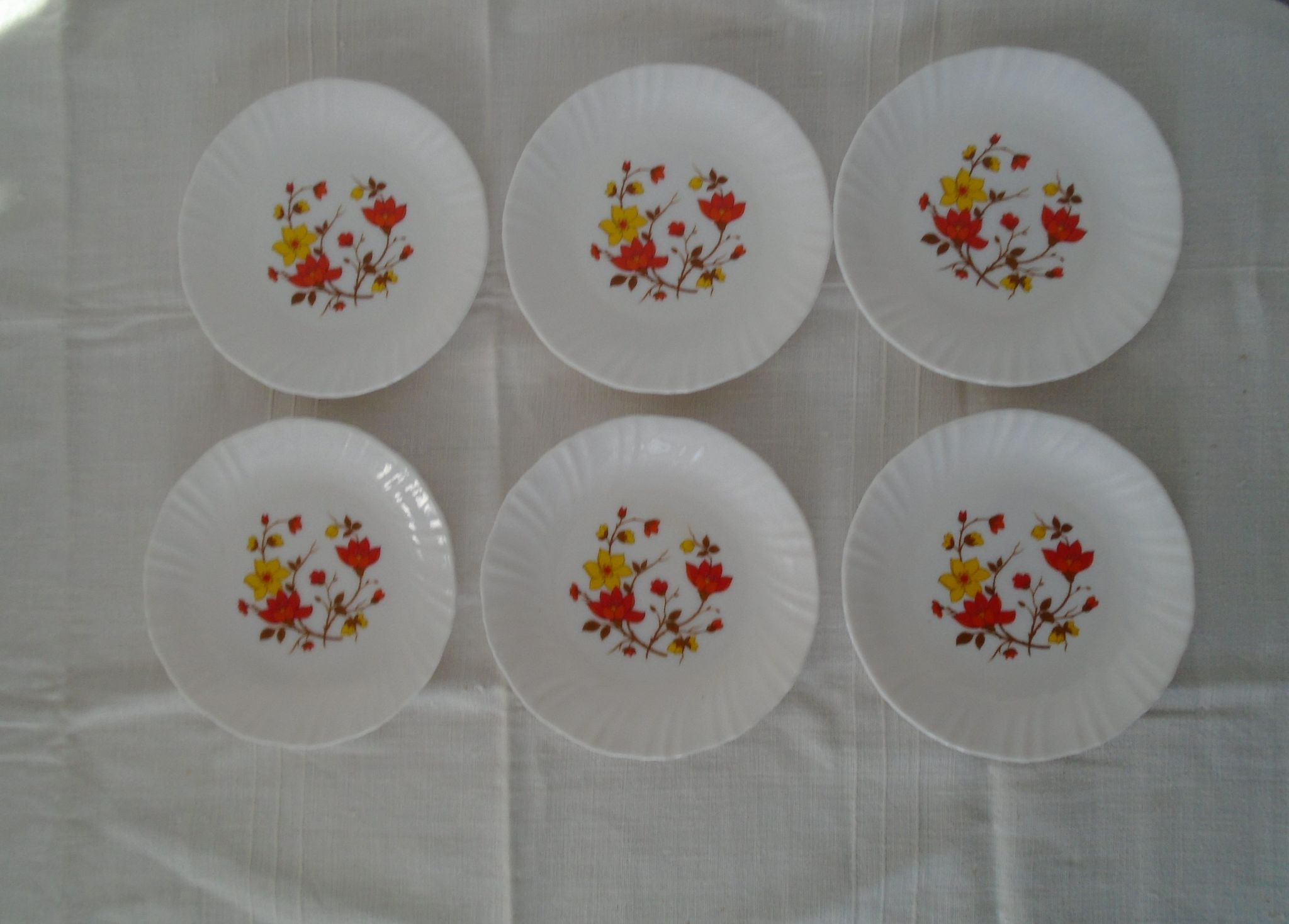 Set de 6 assiettes fleurs orange & jaune Arcopal France Vintage