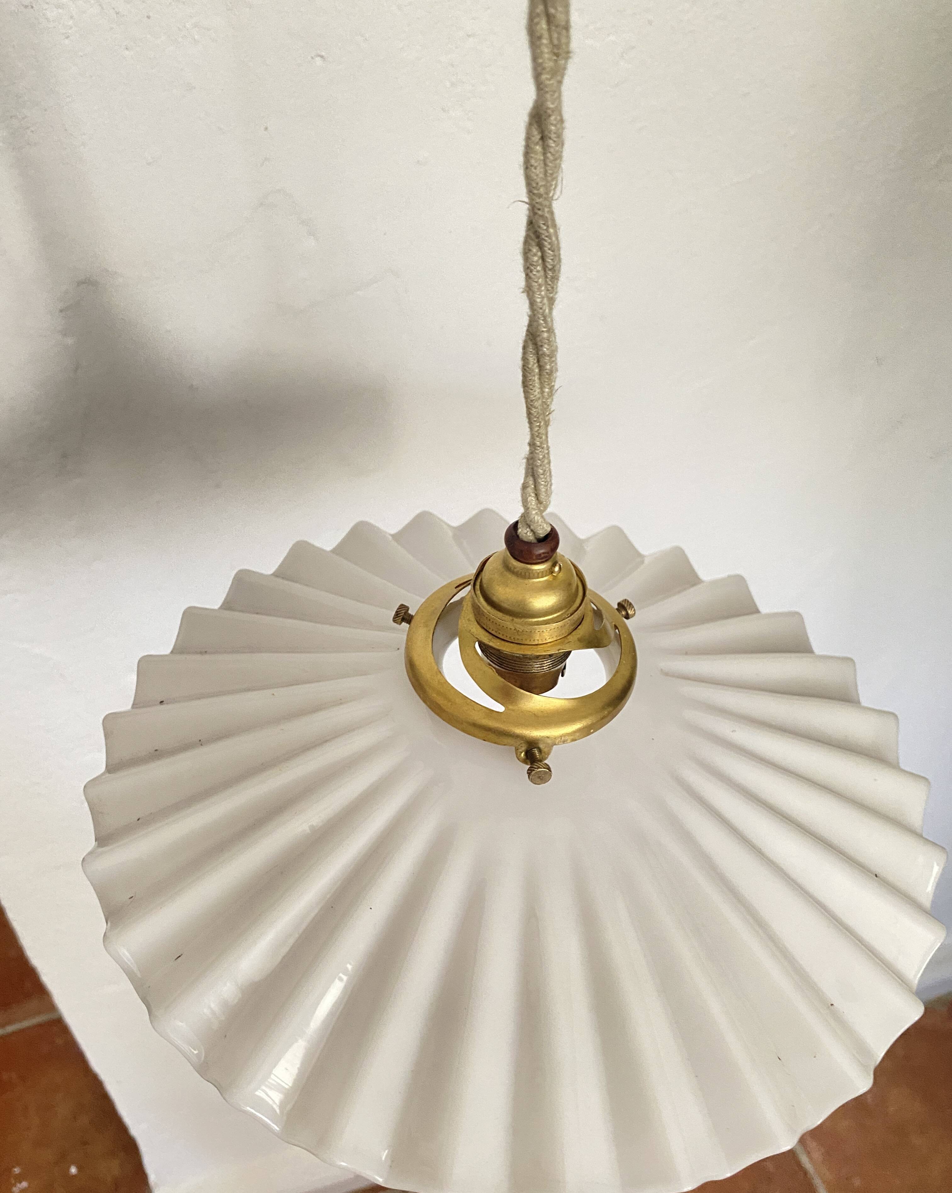 Pleated opaline portable lamp, 2 M fabric cable