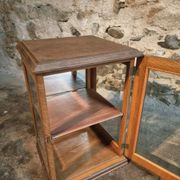 Small antique display cabinet in French oak | 1920s display cabinet with mirrored back