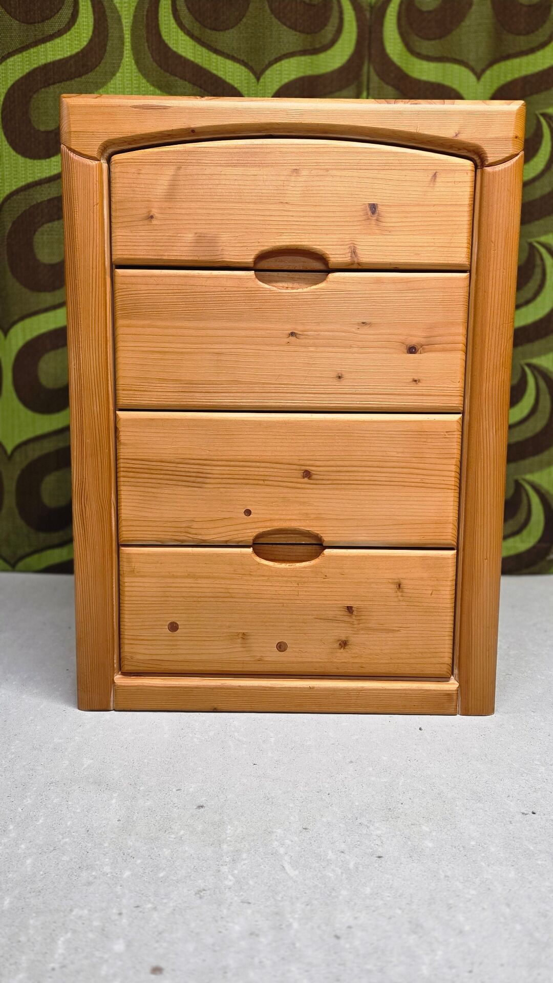 Vintage solid pine chest of drawers Danish Scandinavian style 1980s