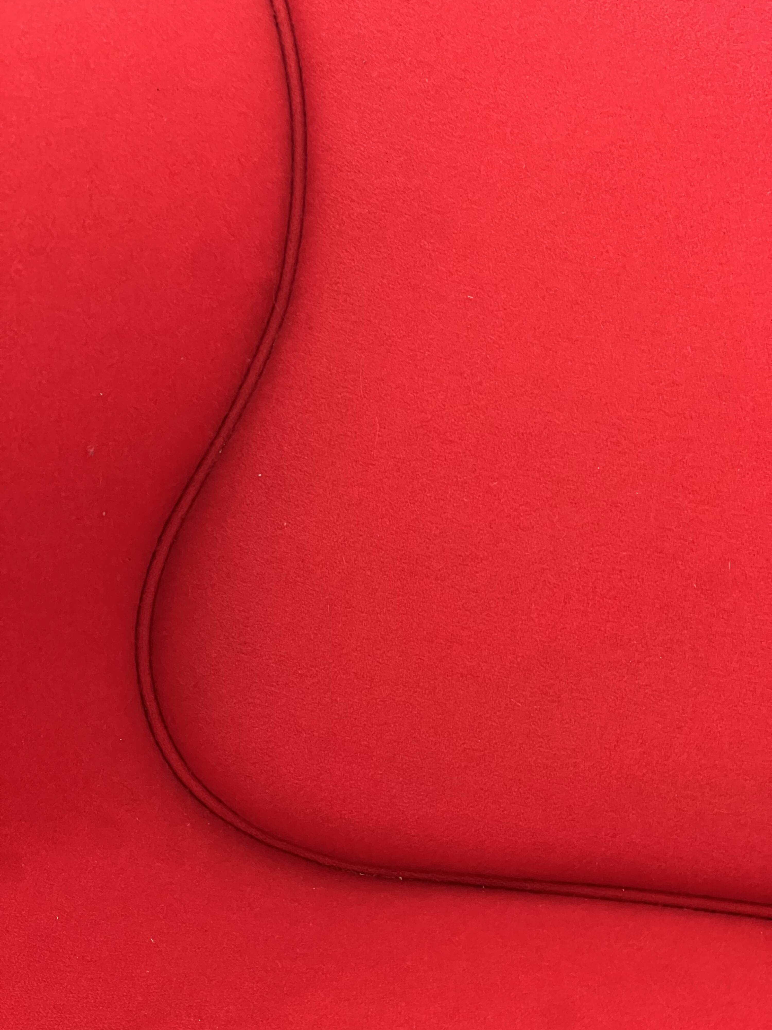 "Soft Big Easy" lounge chair by Ron Arad / Moroso