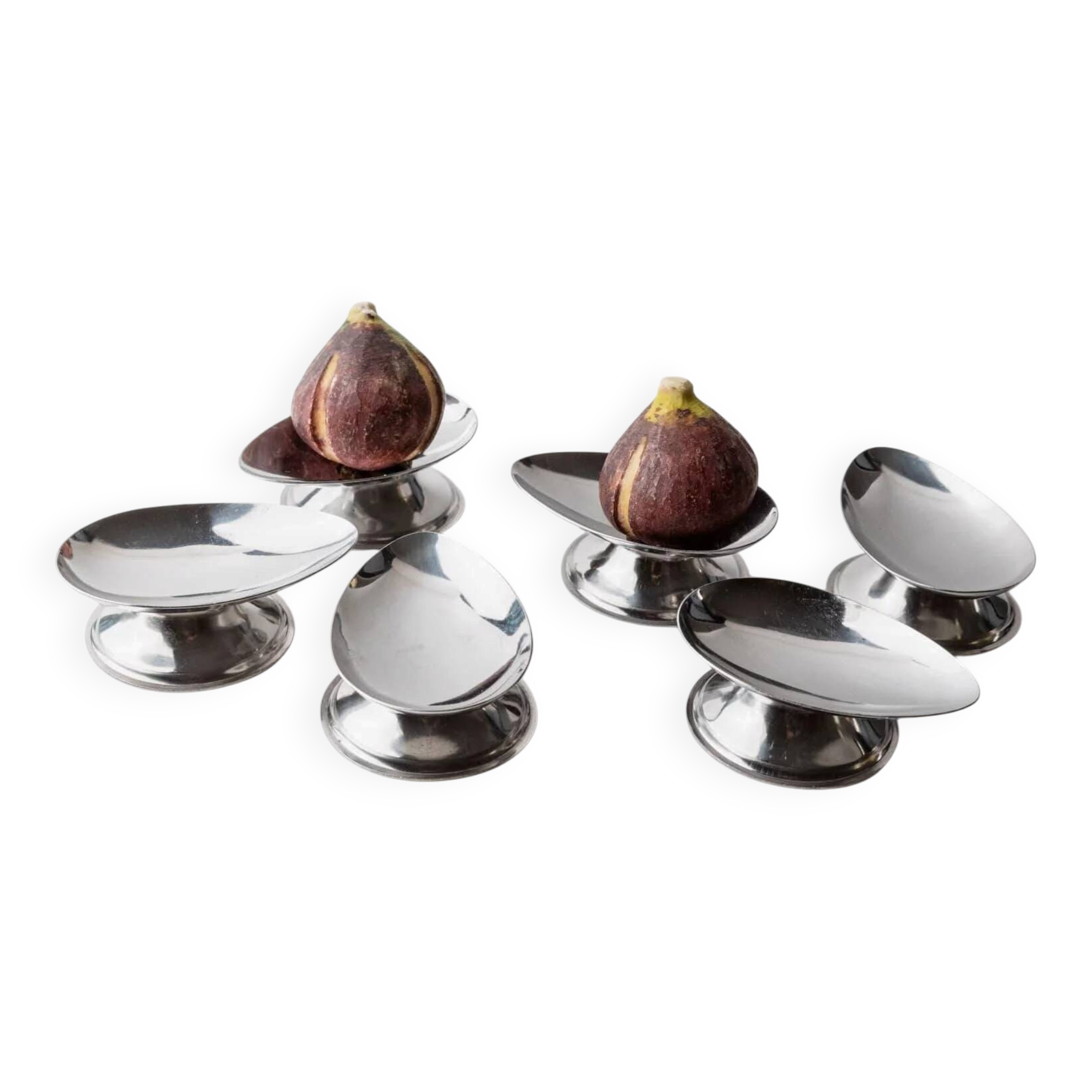 Lot of 6 vintage stainless steel bowls, 1970s, egg-shaped design.