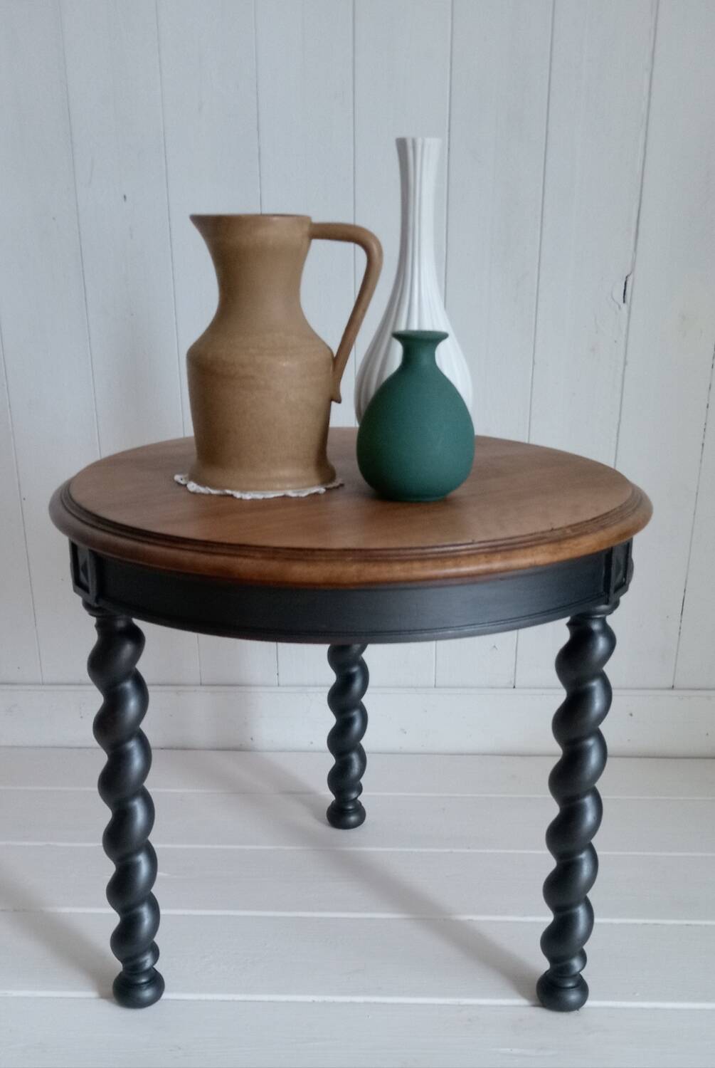 Coffee table / tripod side table