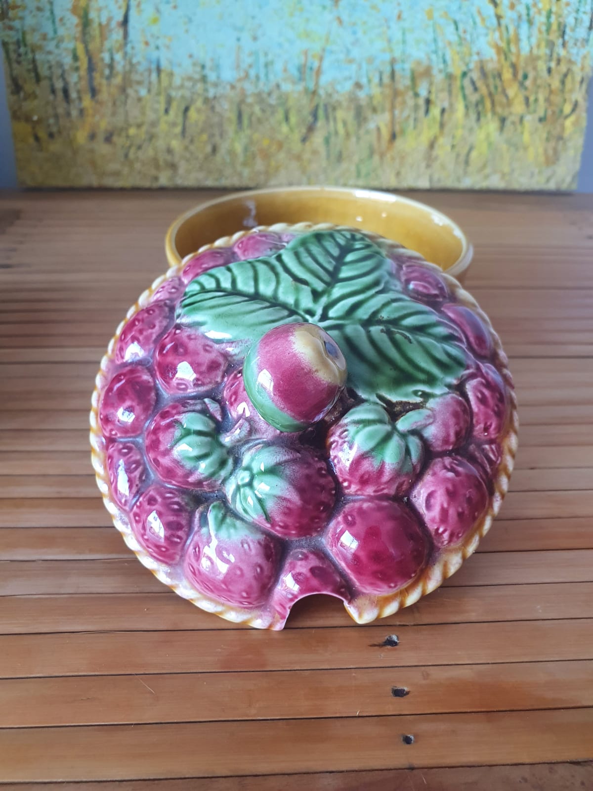 Sucrier fruits strawberry, signed sarreguemines france