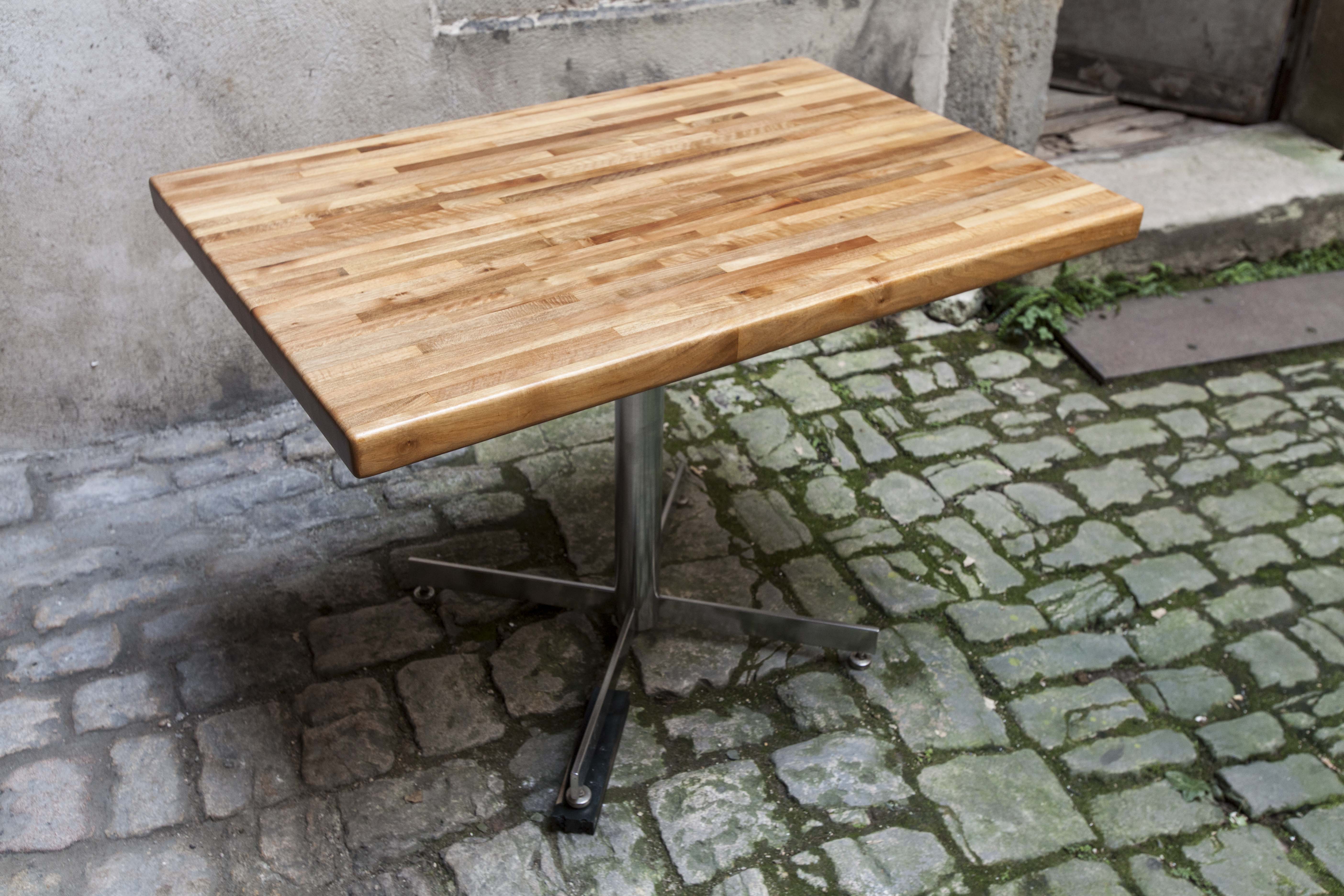 Table en noyer lamellé collé des années 60