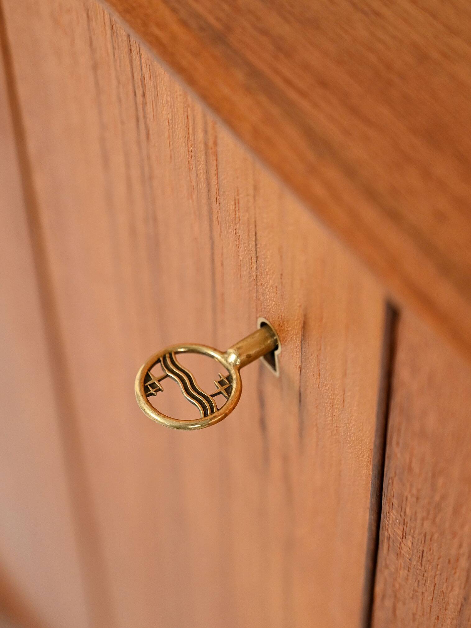 Meuble bar scandinave en teck des années 1950