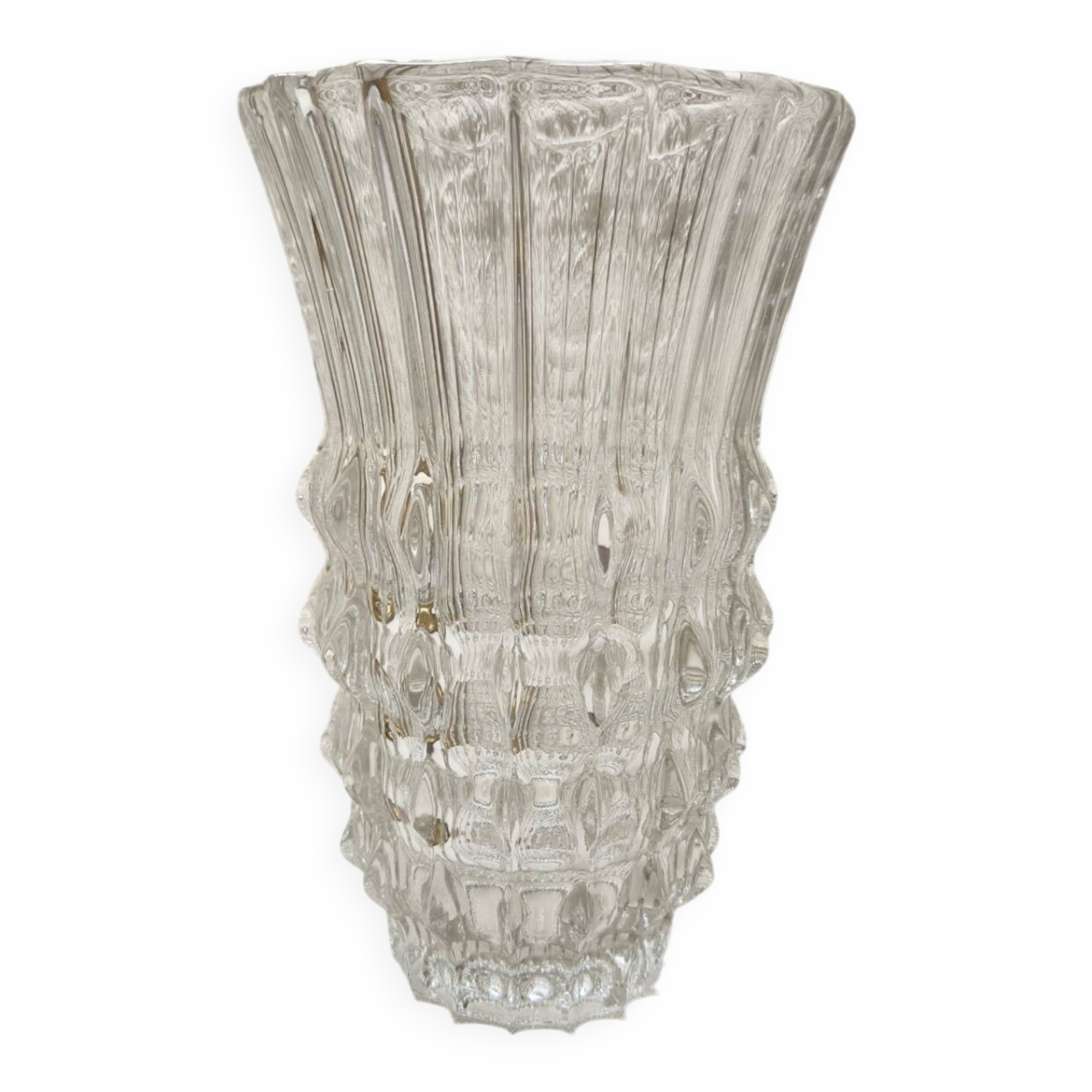 Cut glass vase with diamond points