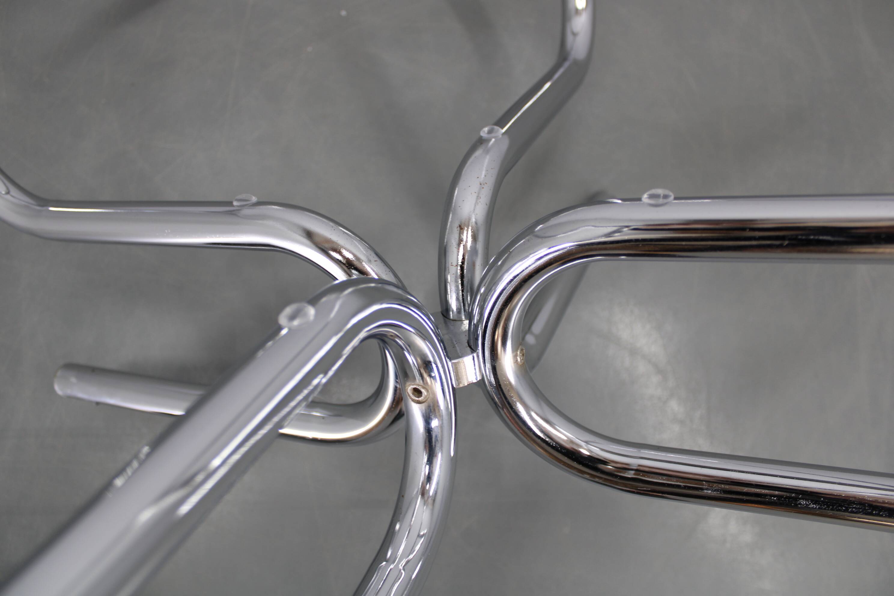 1970s Italian chrome tubular coffee table with smoked glass, round