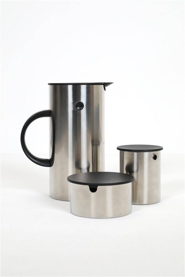 Ensemble Stelton / Erik Magnussen “EM 77” avec thermos, cruche à lait et sucrier / Acier inoxydable / 0,5 L / Design danois moderne