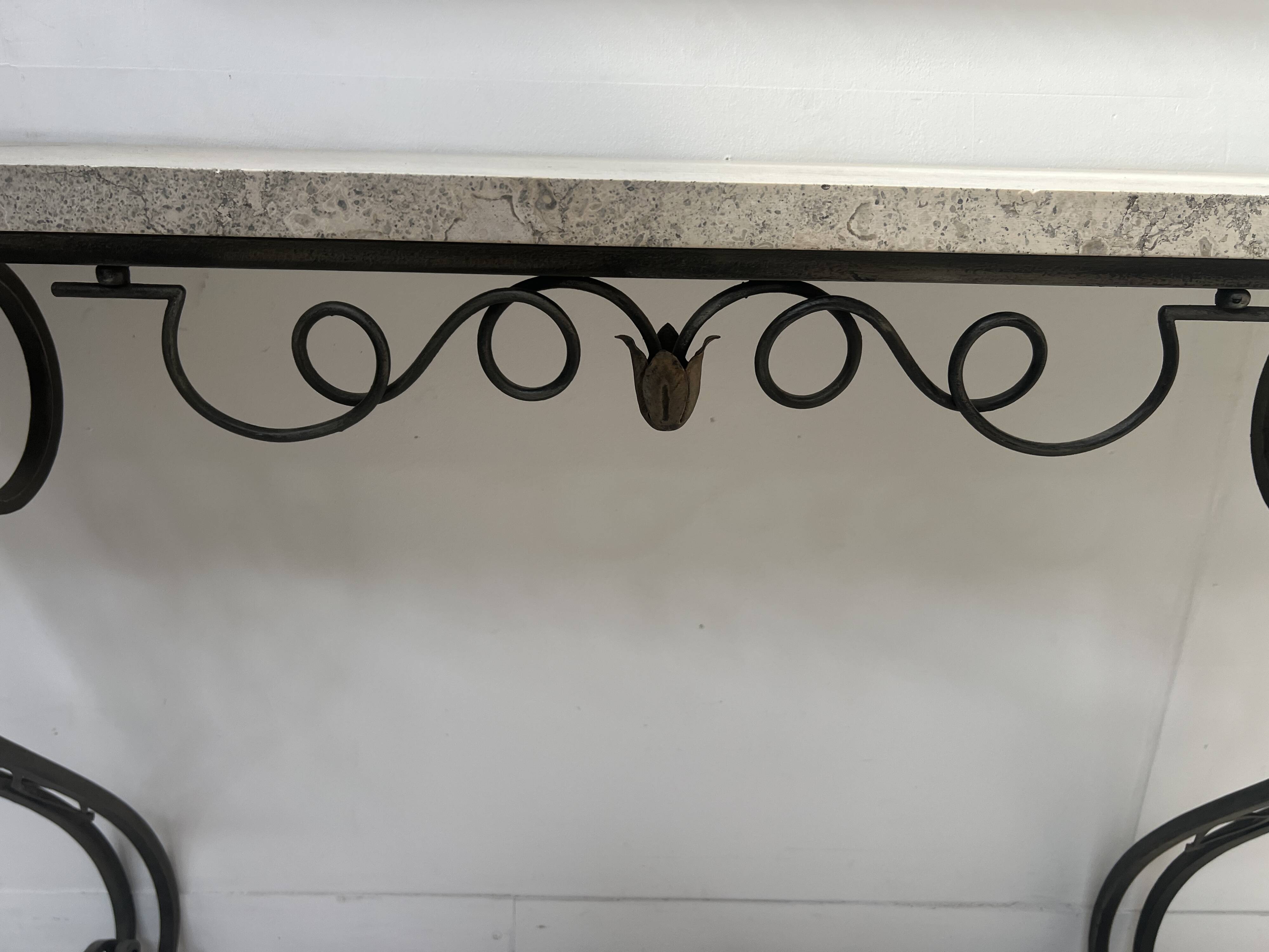 Console de style Art Déco en fer forgé martelé XX siècle