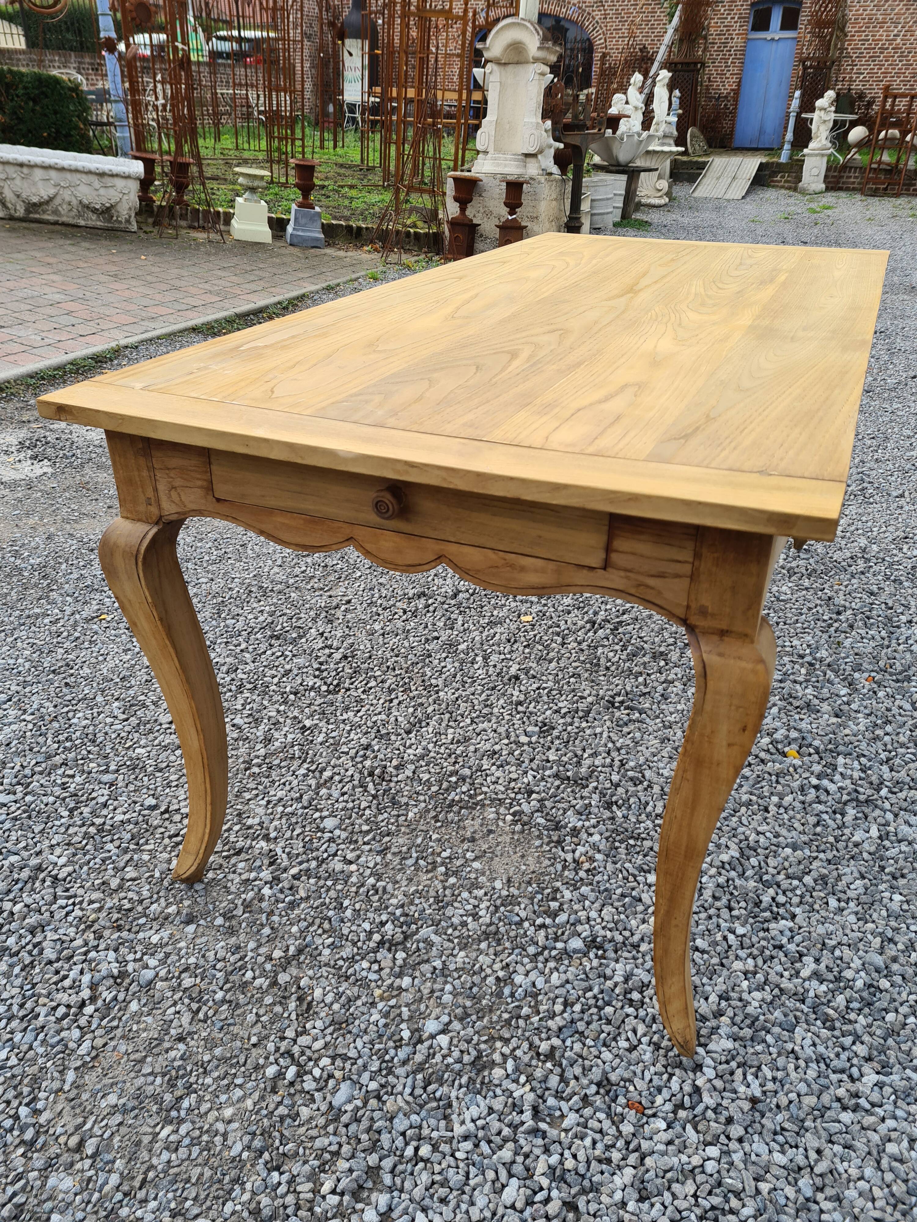 Chestnut farm table with 1 extension
