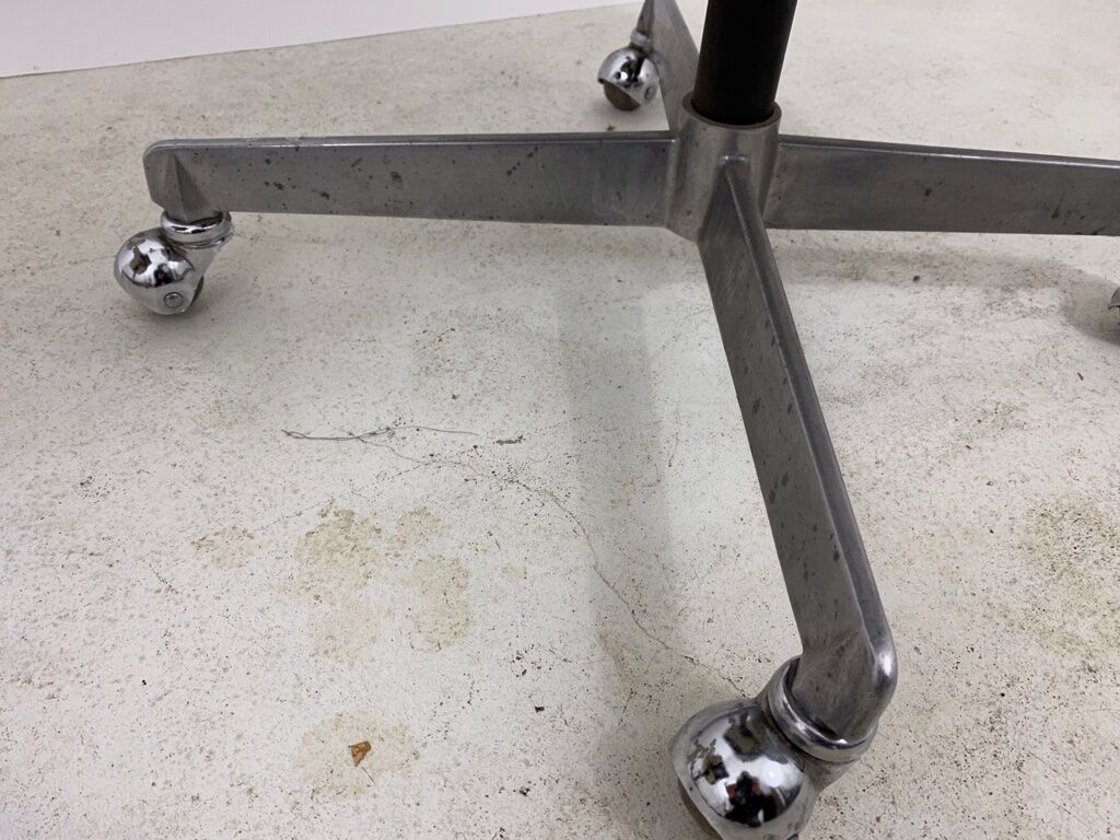 Pair of Carlo Pagani chairs for Arflex.