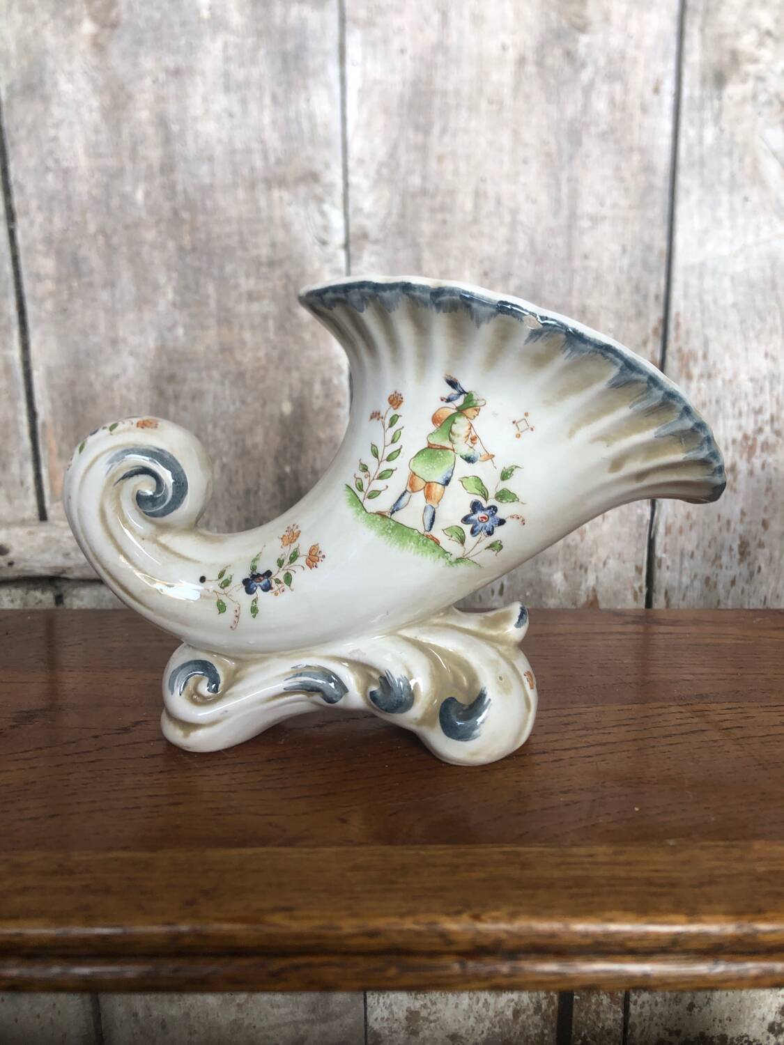 Old corn plenty vase white ceramic vintage moustiers decor