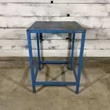 Workshop table eats standing