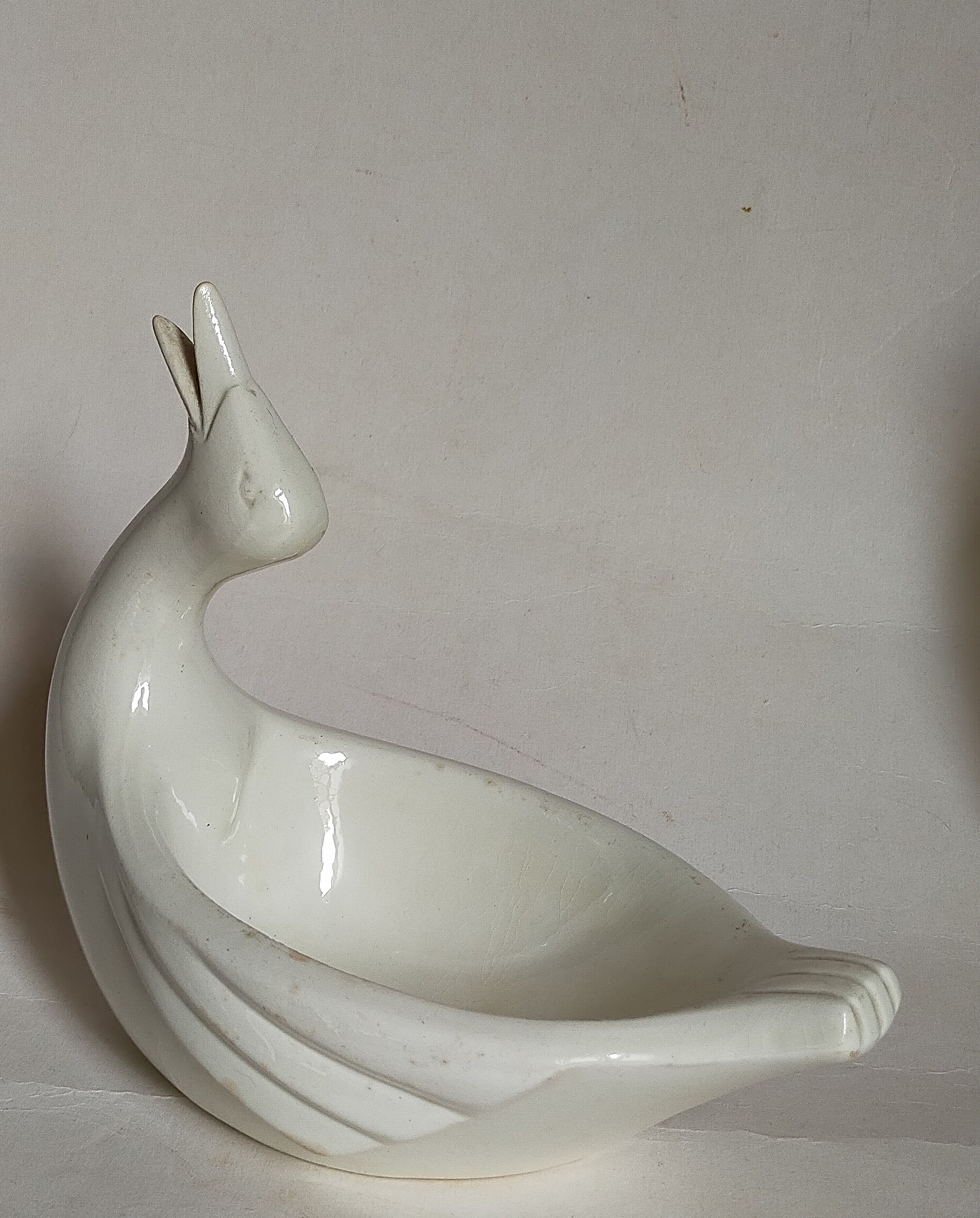 Empty pockets bird soap holder white ceramic Art-deco