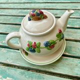 Teapot with fruity decoration